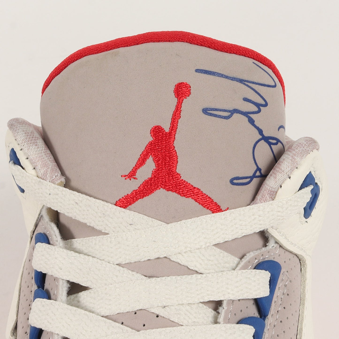 AIR JORDAN 3 RETRO INTERNATIONAL FLIGHT (136064-140)