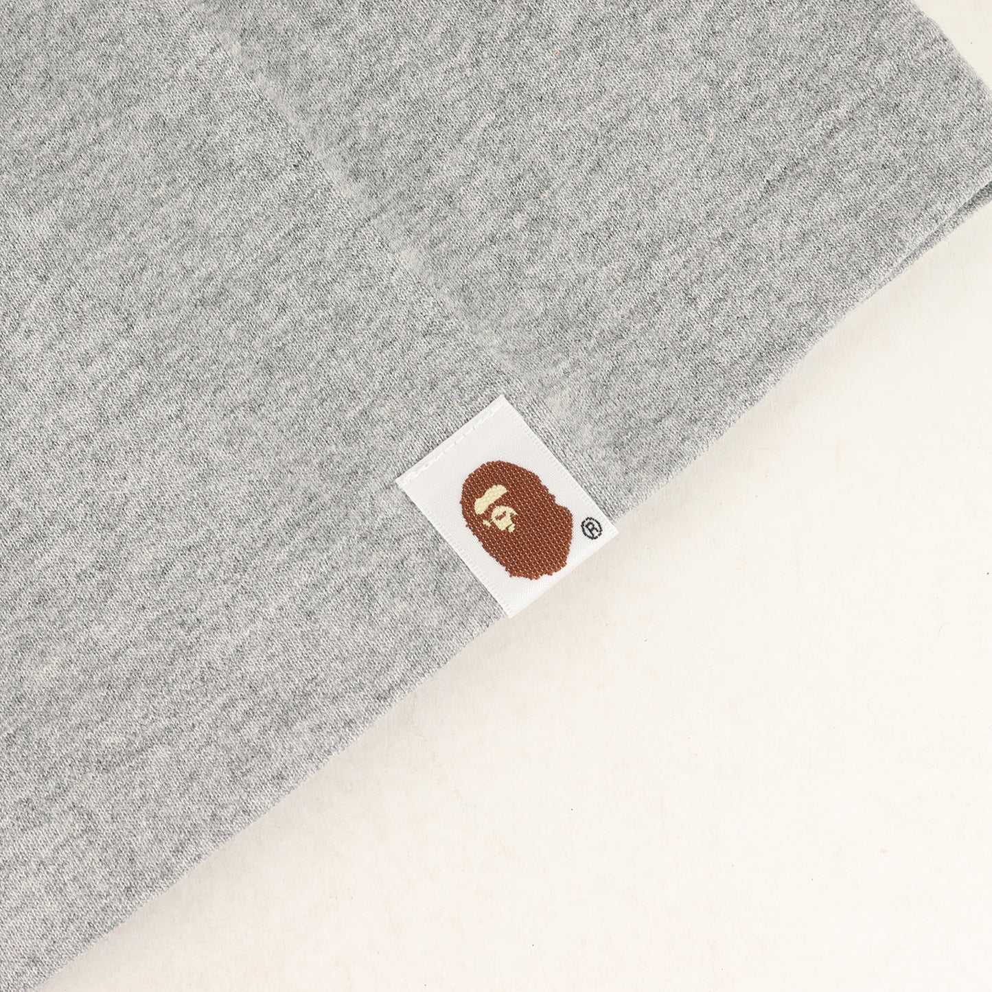 22AW エンブレム グラフィック Tシャツ