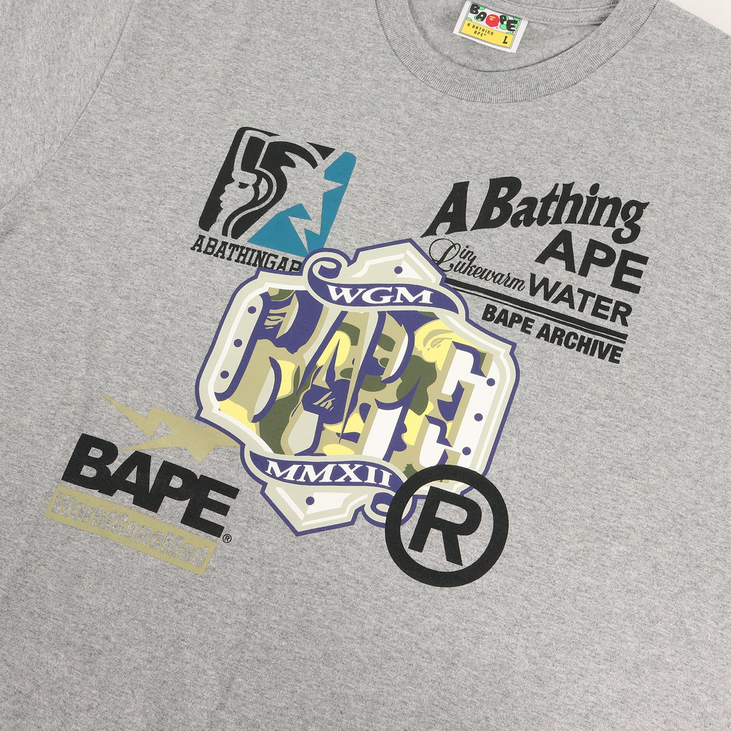 22AW エンブレム グラフィック Tシャツ