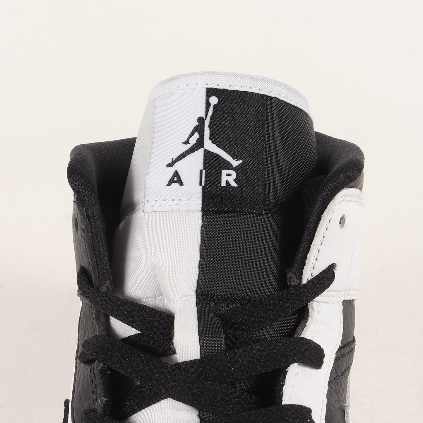 WMNS AIR JORDAN 1 MID SE HOMAGE (DR0501-101)