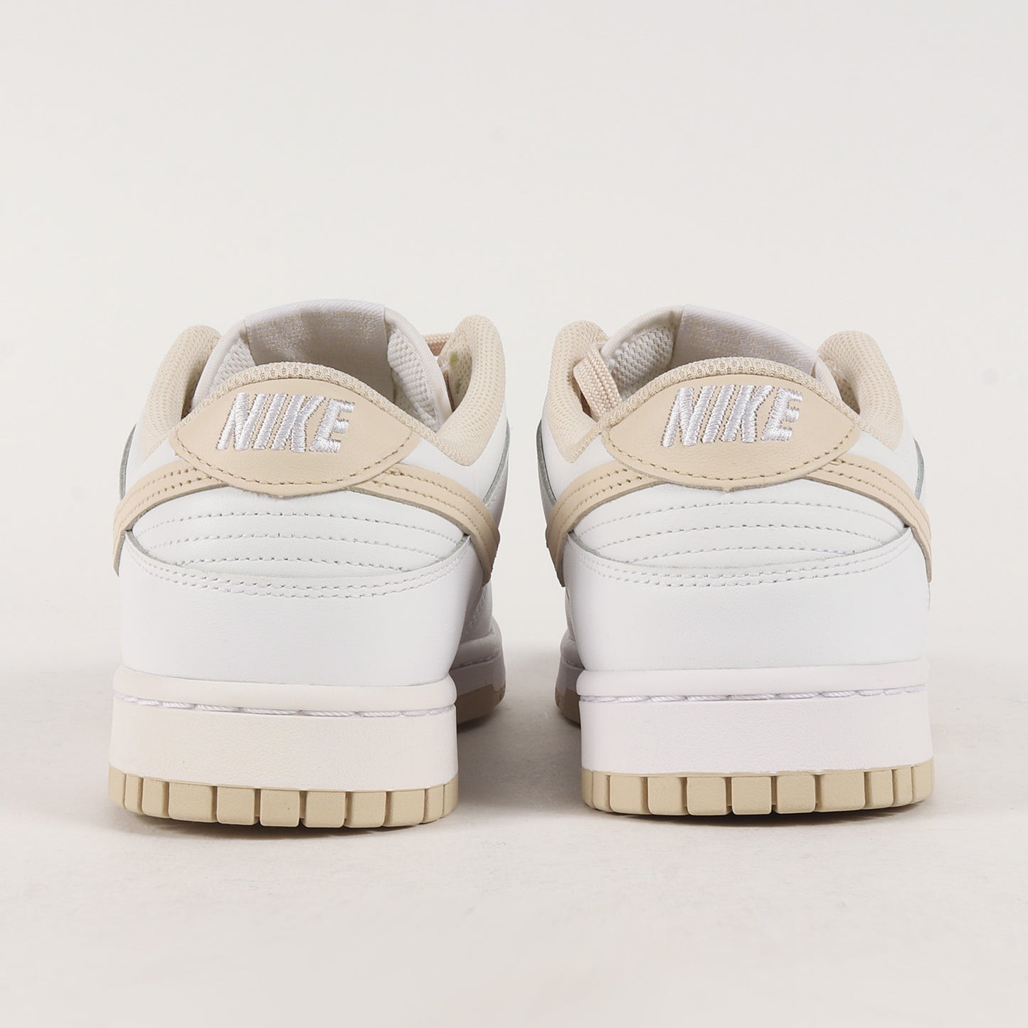 WMNS DUNK LOW PEARL WHITE (DD1503-110)