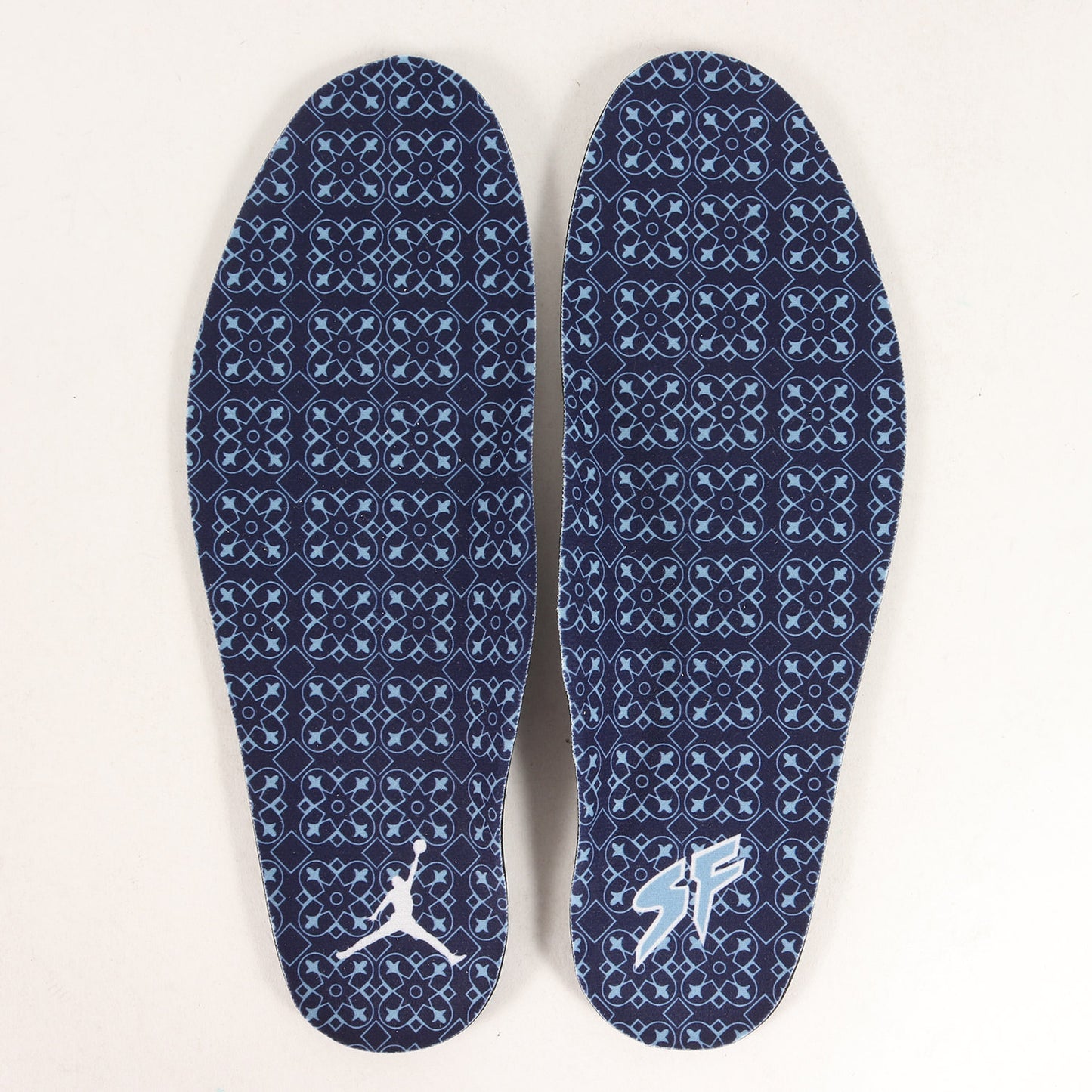 ×SOLEFLY AIR JORDAN 8 RETRO SP (FJ2850-107)