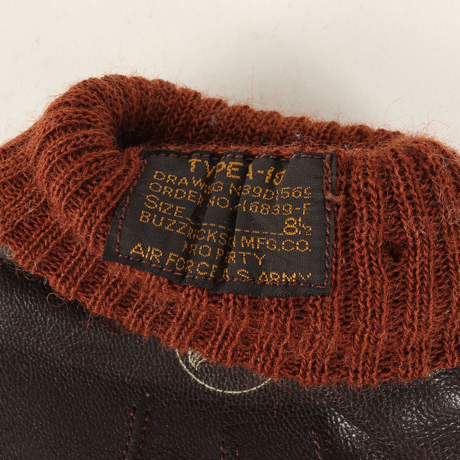 BuzzRickson's (バズリクソンズ) A-10 赤リブ ゴートスキン