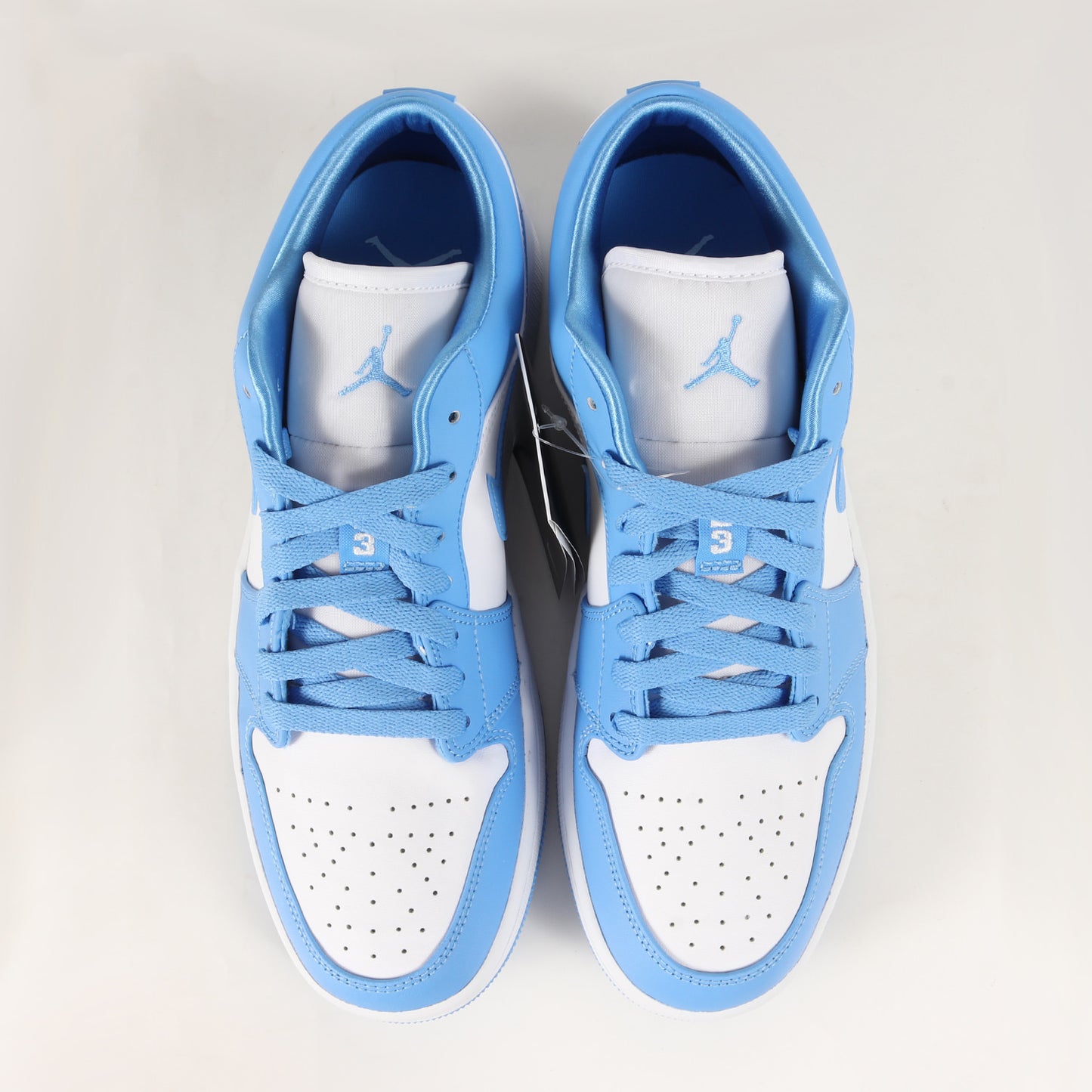 WMNS AIR JORDAN 1 LOW UNC (AO9944-441)