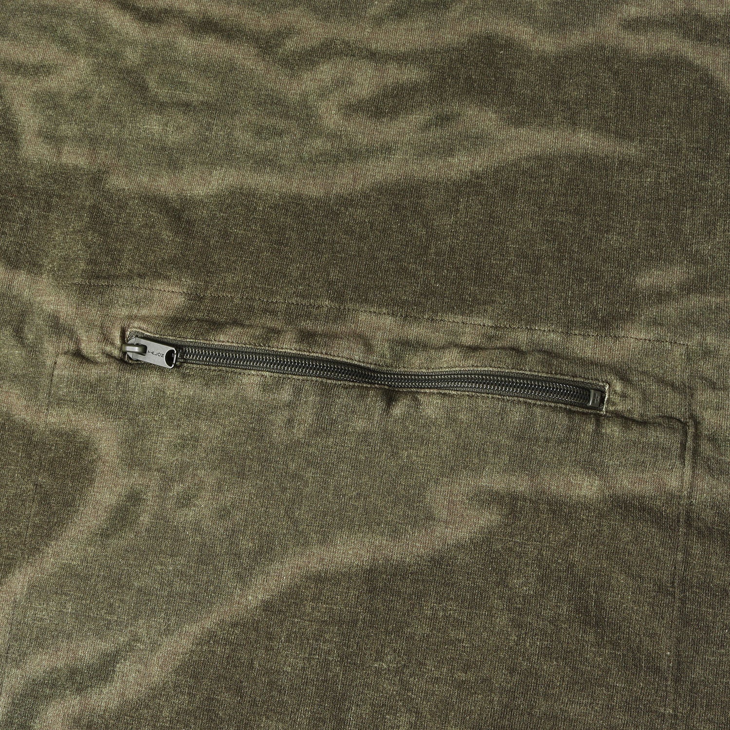 美品 yeezy season3 カモフラ モックネック ロンT オーバーサイズ YEEZY (イージー) SEASON 3 オーバーサイズ カモフラージュ モック