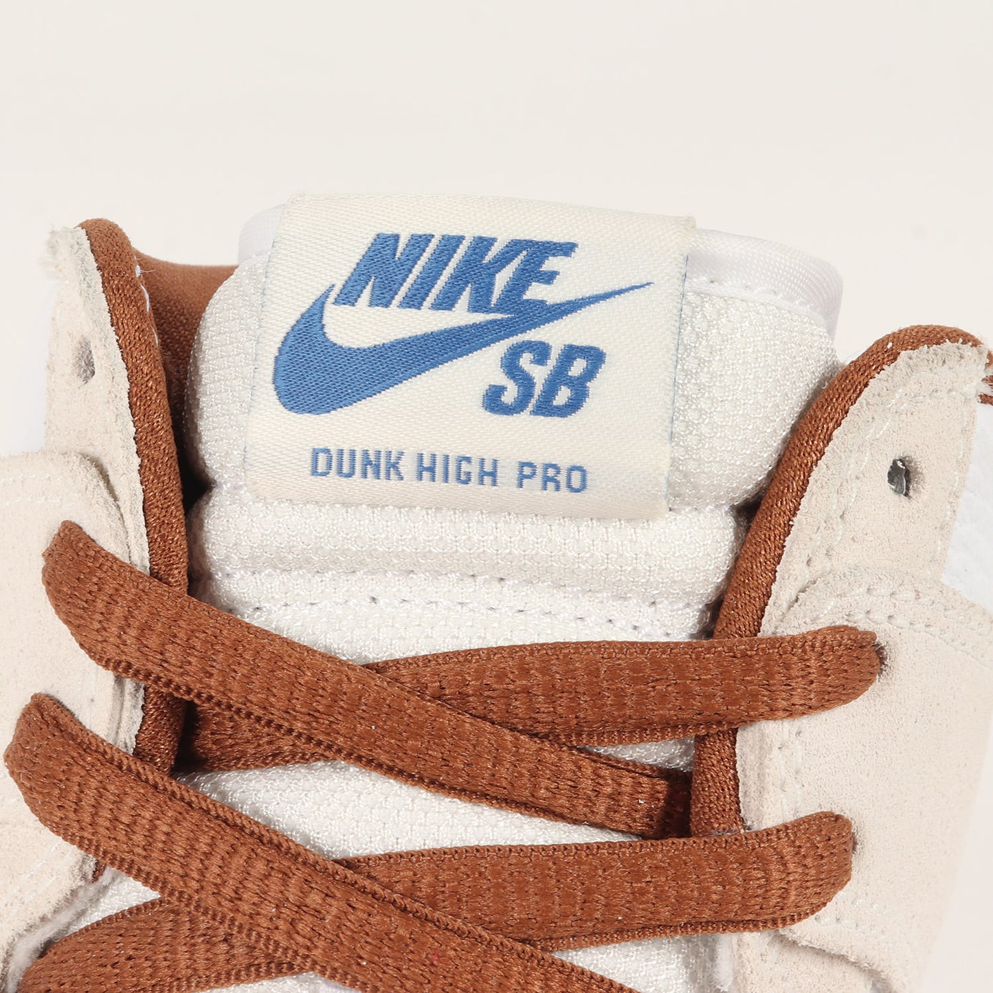 SB DUNK HIGH PRO PHILLIES BLUNT (CV9499-100)