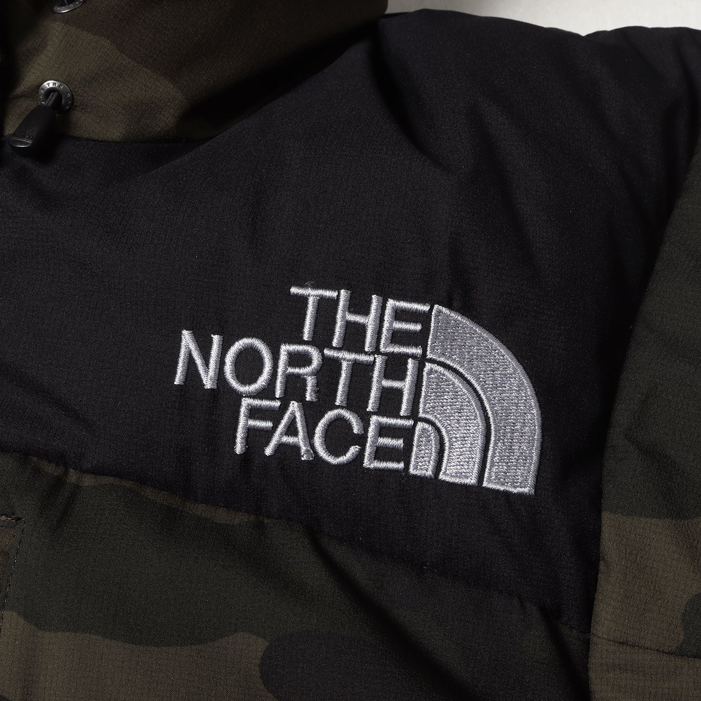 GORE WINDSTOPPER 迷彩 バルトロライト ダウンジャケット(Novelty Baltro Light Jacket)