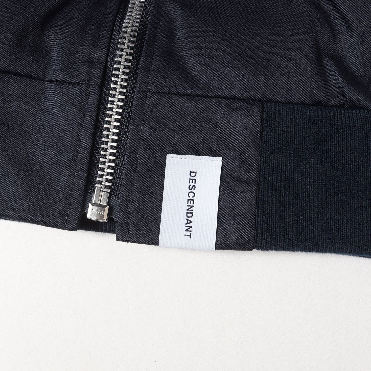 DESCENDANT (ディセンダント) 初売り限定 グラフィック刺繍