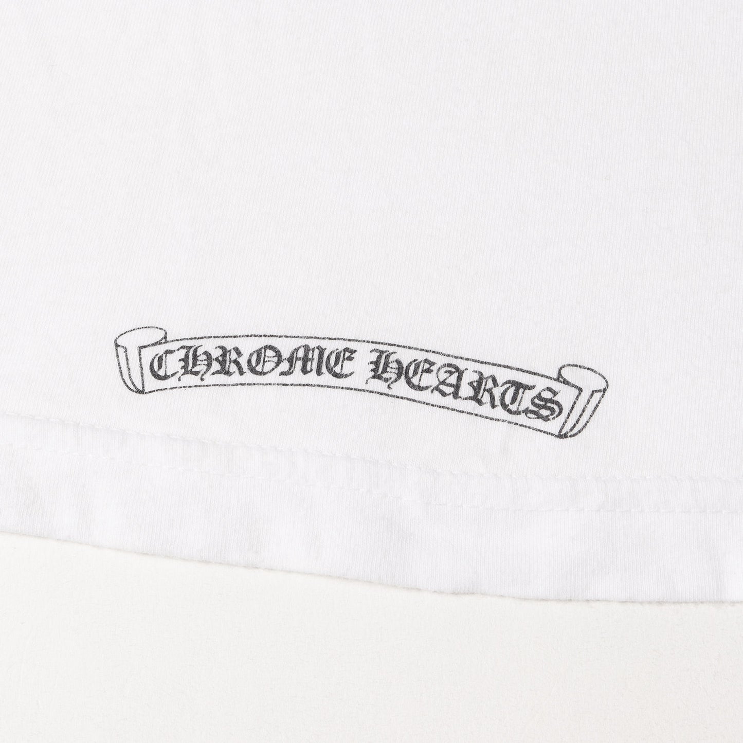 近年モデル ブランドロゴ ポケット Tシャツ