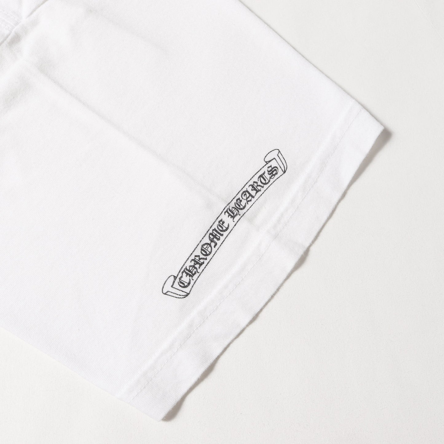 近年モデル ブランドロゴ ポケット Tシャツ