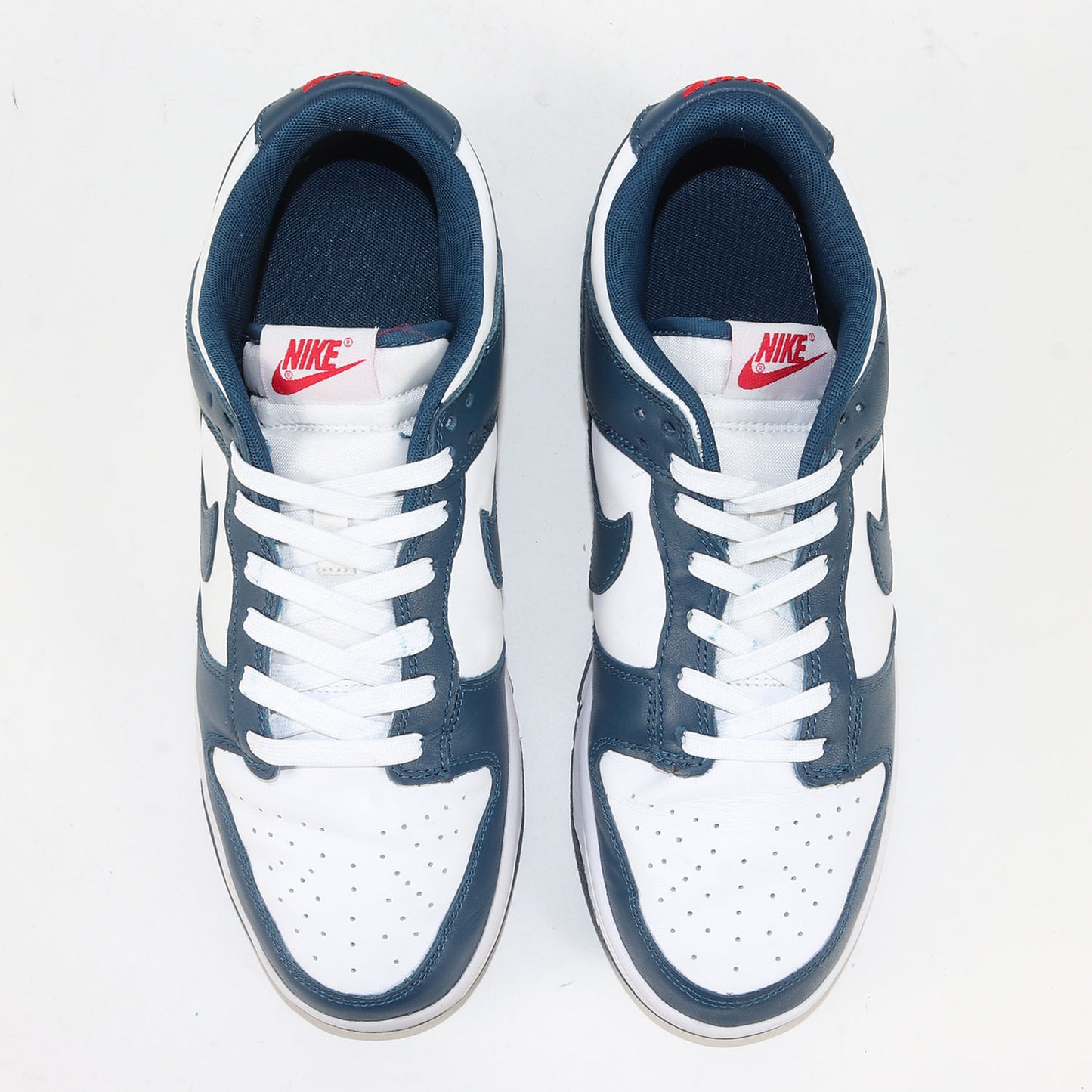 DUNK LOW RETRO ビラノバ大学カラー (DD1391-400)