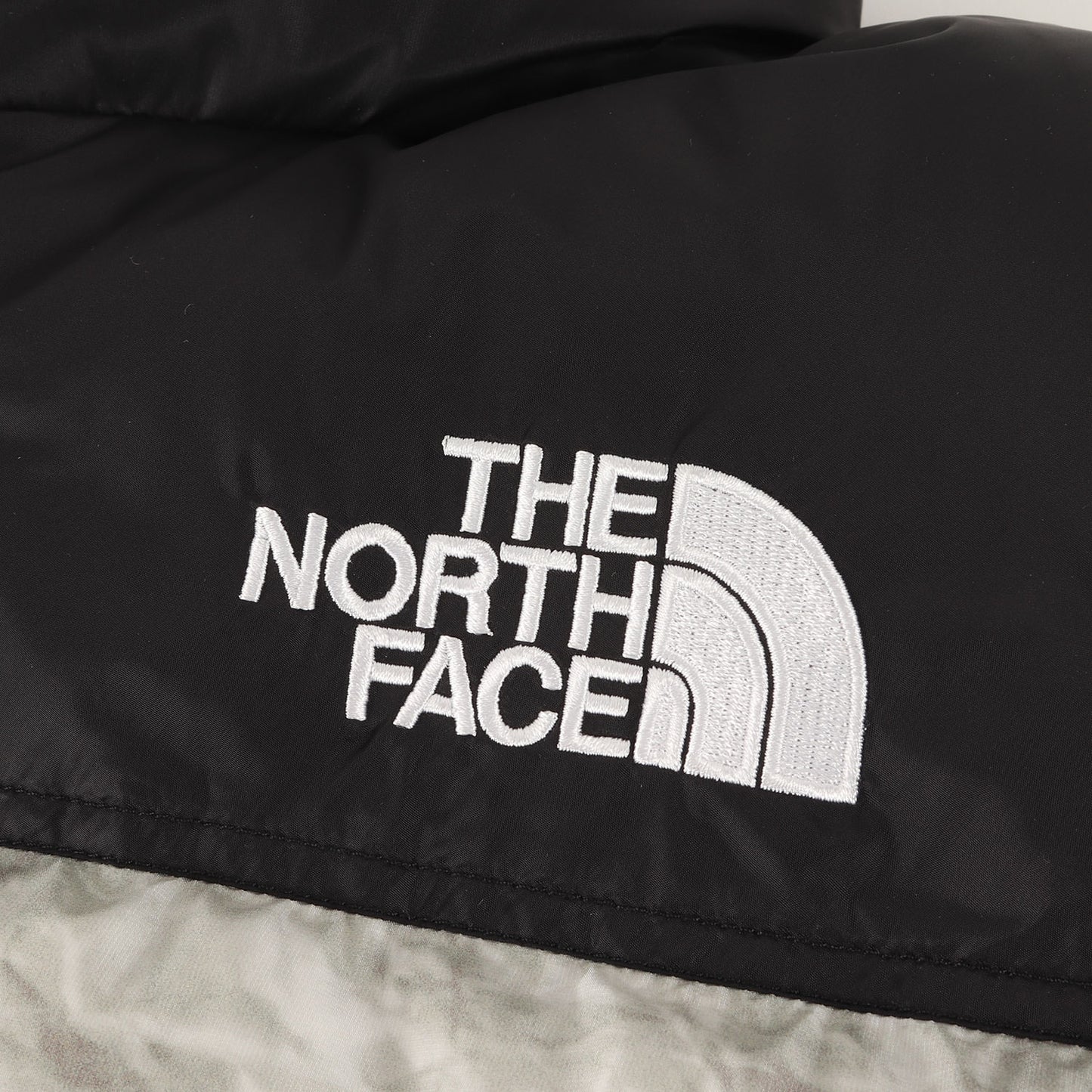 ×THE NORTH FACE ペーパープリント ヌプシ ダウンジャケット(Paper Print Nuptse Jacket)