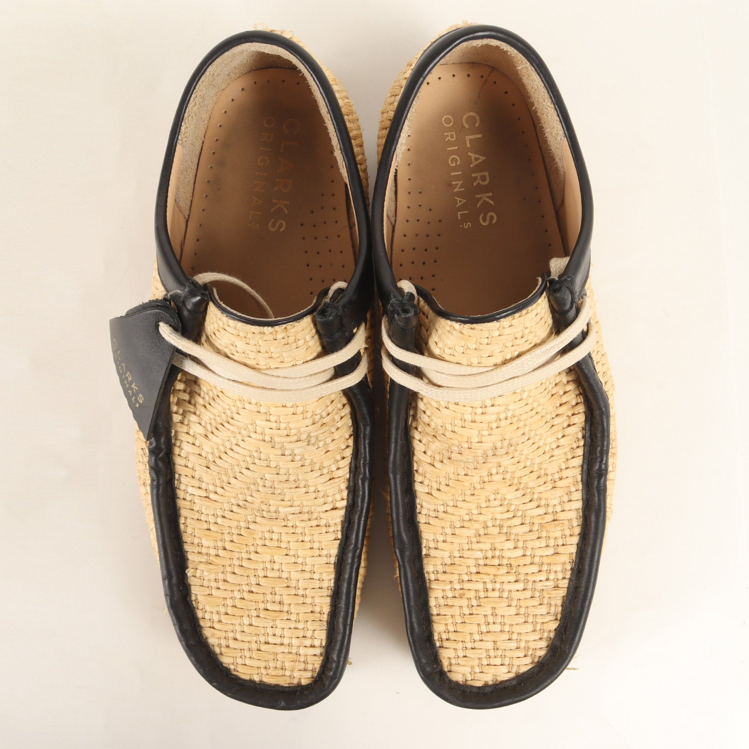 Clarks (クラークス) 日本未発売 ラフィア ワラビー ブーツ(Wallabee Boot Natural Raffia) –  ブランド古着の通販・買取 | BEEGLE by Boo-Bee