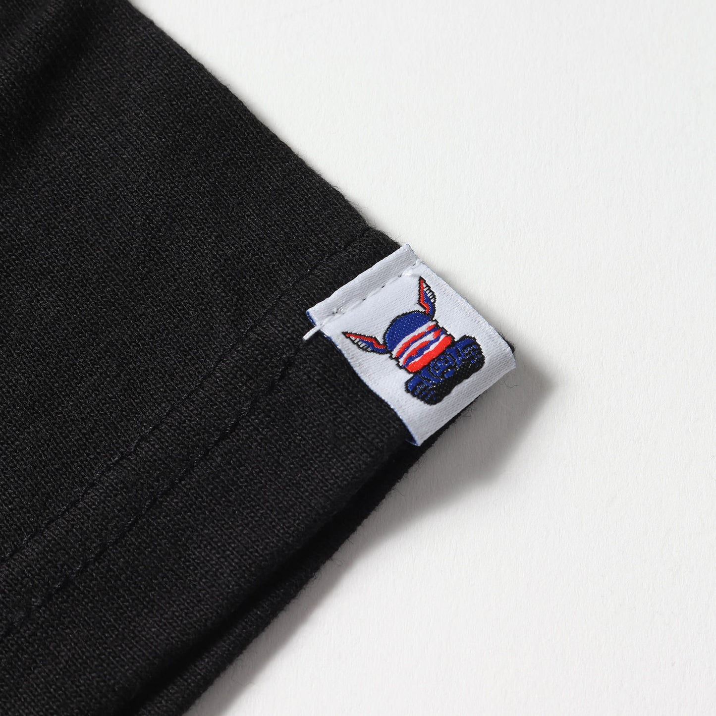 ×T19 クルーネック Tシャツ