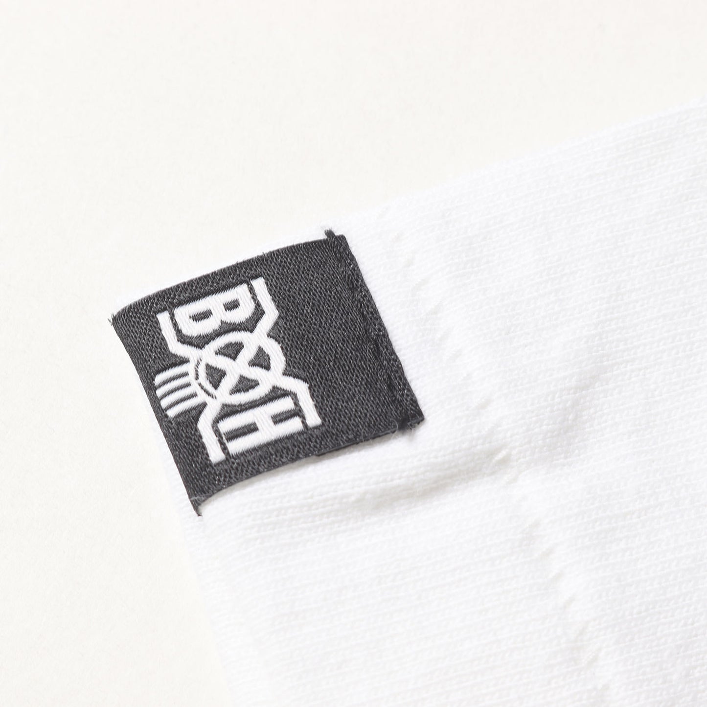 ×BOUNTY HUNTER 蓄光マッドシャーク Tシャツ(MAD SHARK TEE)