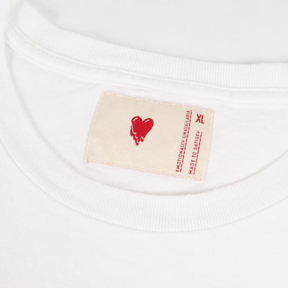 ×Emotionally Unavailable ハート グラフィック Tシャツ