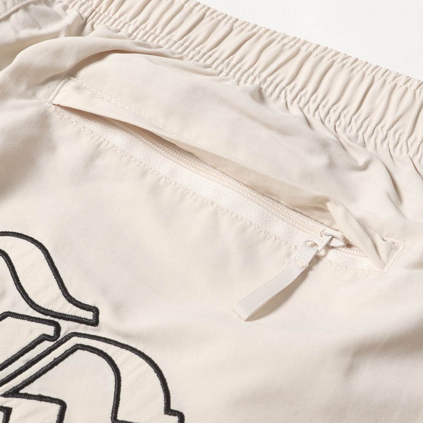 23SS オールドイングリッシュ ロゴ ナイロン ショーツ(Old English Nylon Short)
