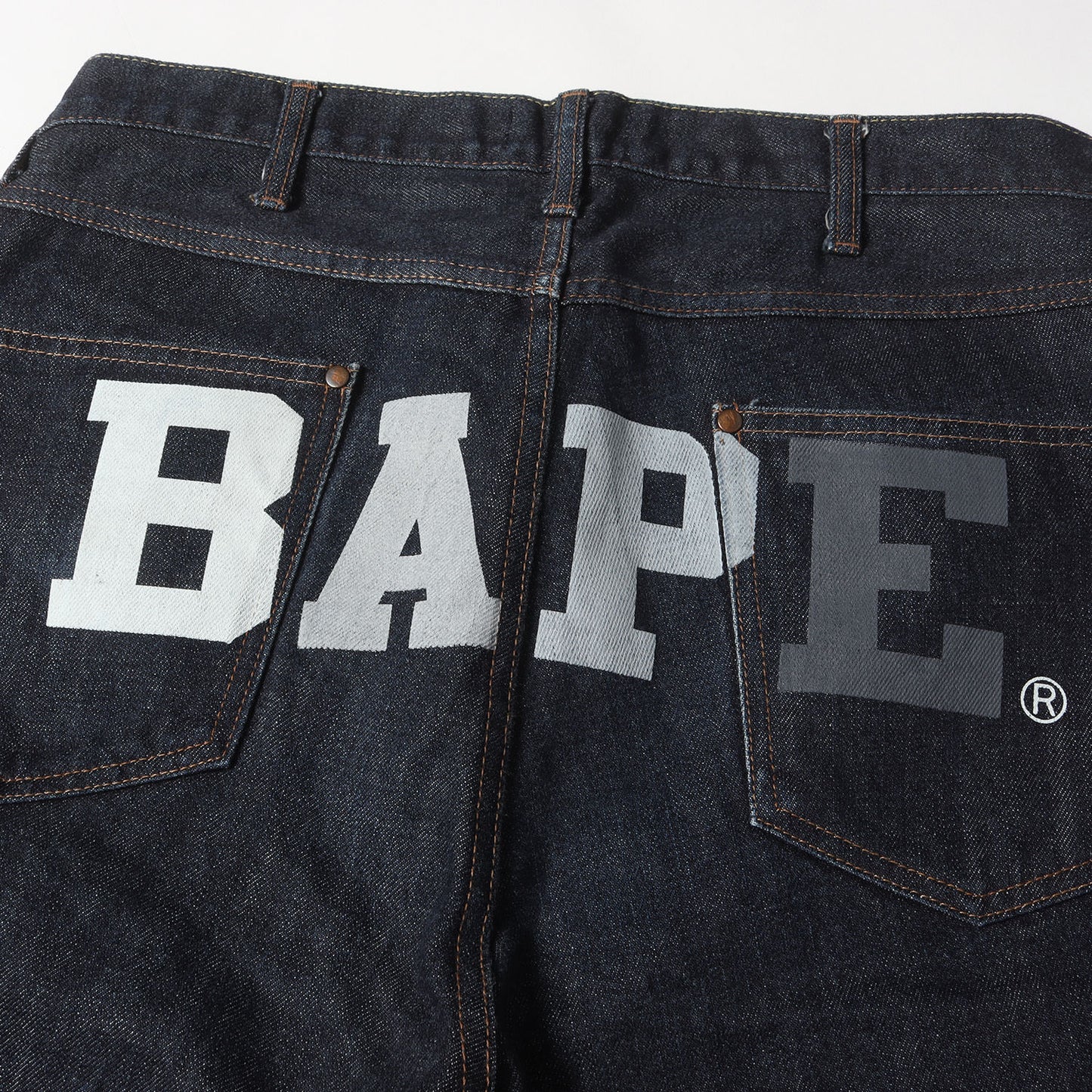 BAPEロゴ リジッド デニム ショーツ