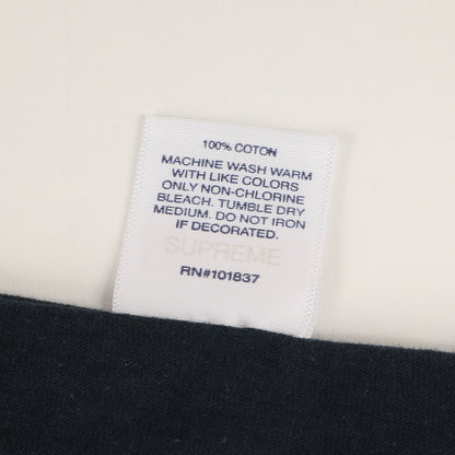 ×KAWS チョークBOXロゴ Tシャツ(Chalk Box Logo Tee)