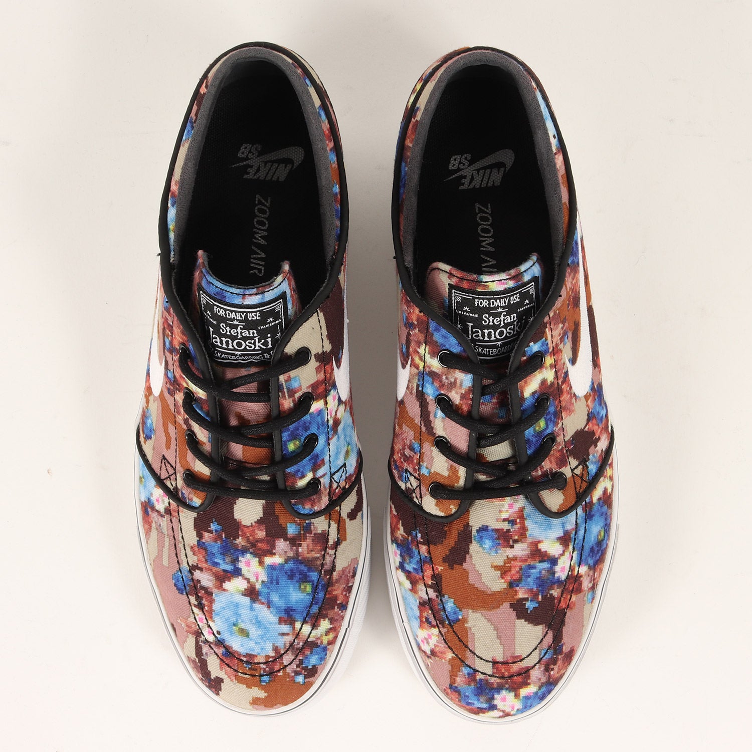 NIKE (ナイキ) ZOOM STEFAN JANOSKI PR BLUE FLORAL DIGI CAMO (482972-904) –  ブランド古着の通販・買取 | BEEGLE by Boo-Bee