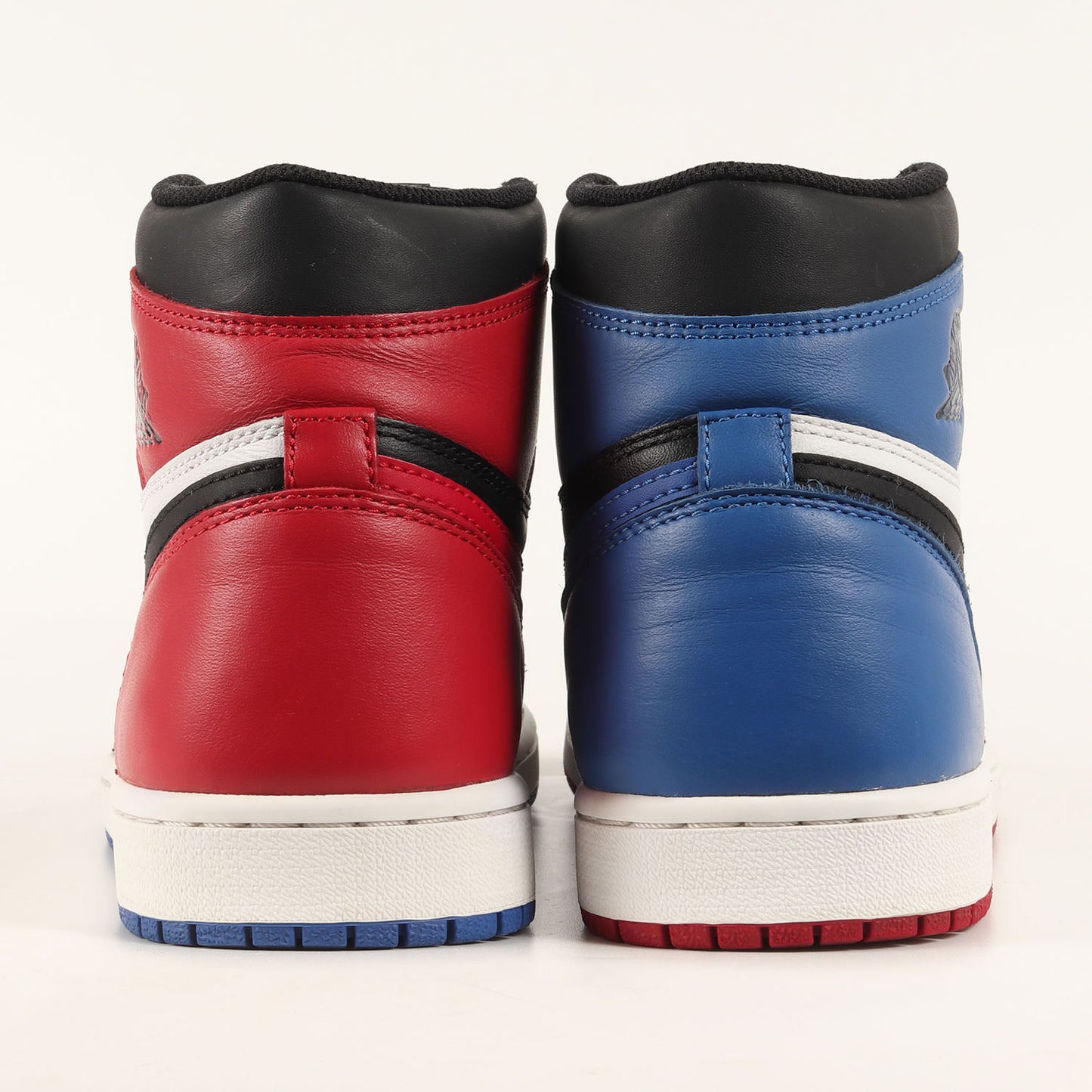 AIR JORDAN 1 RETRO HIGH OG TOP3 (555088-026)