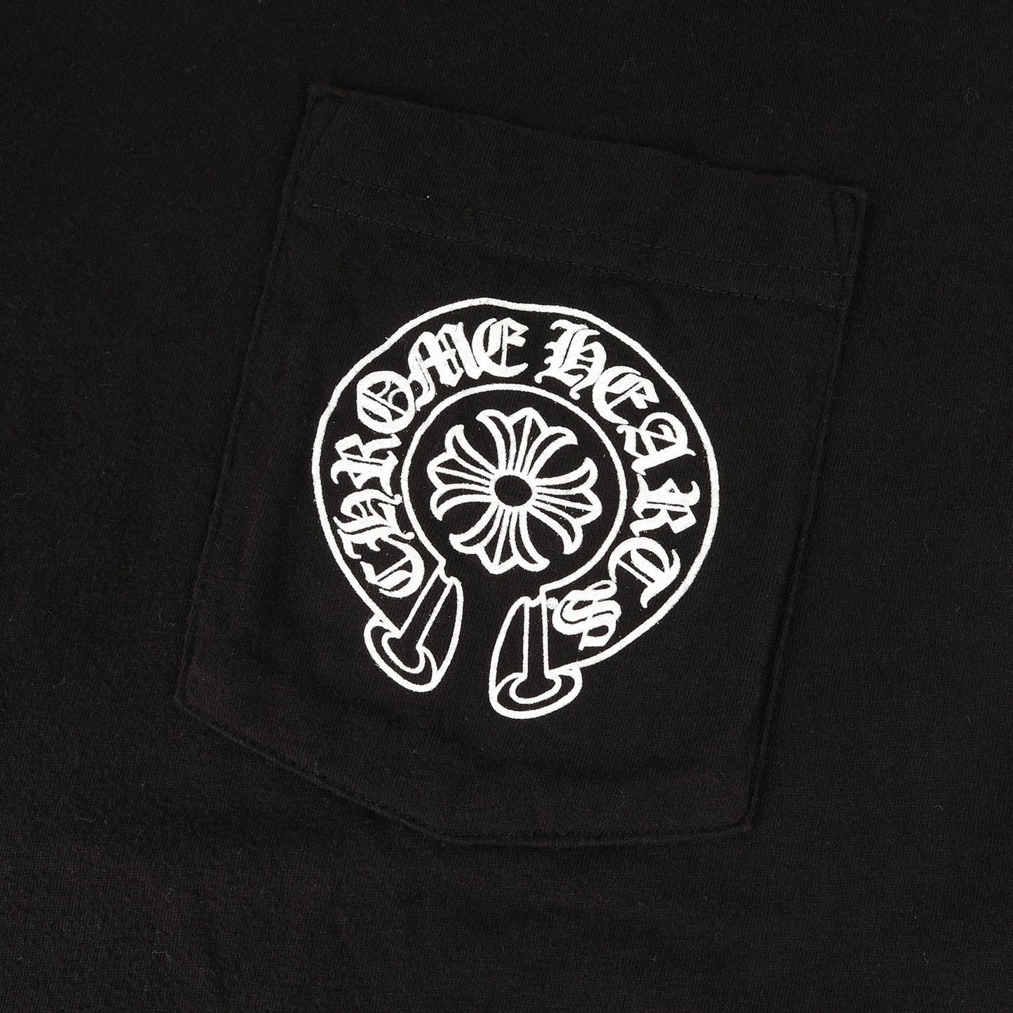 近年モデル スクロールラベル ポケット Tシャツ