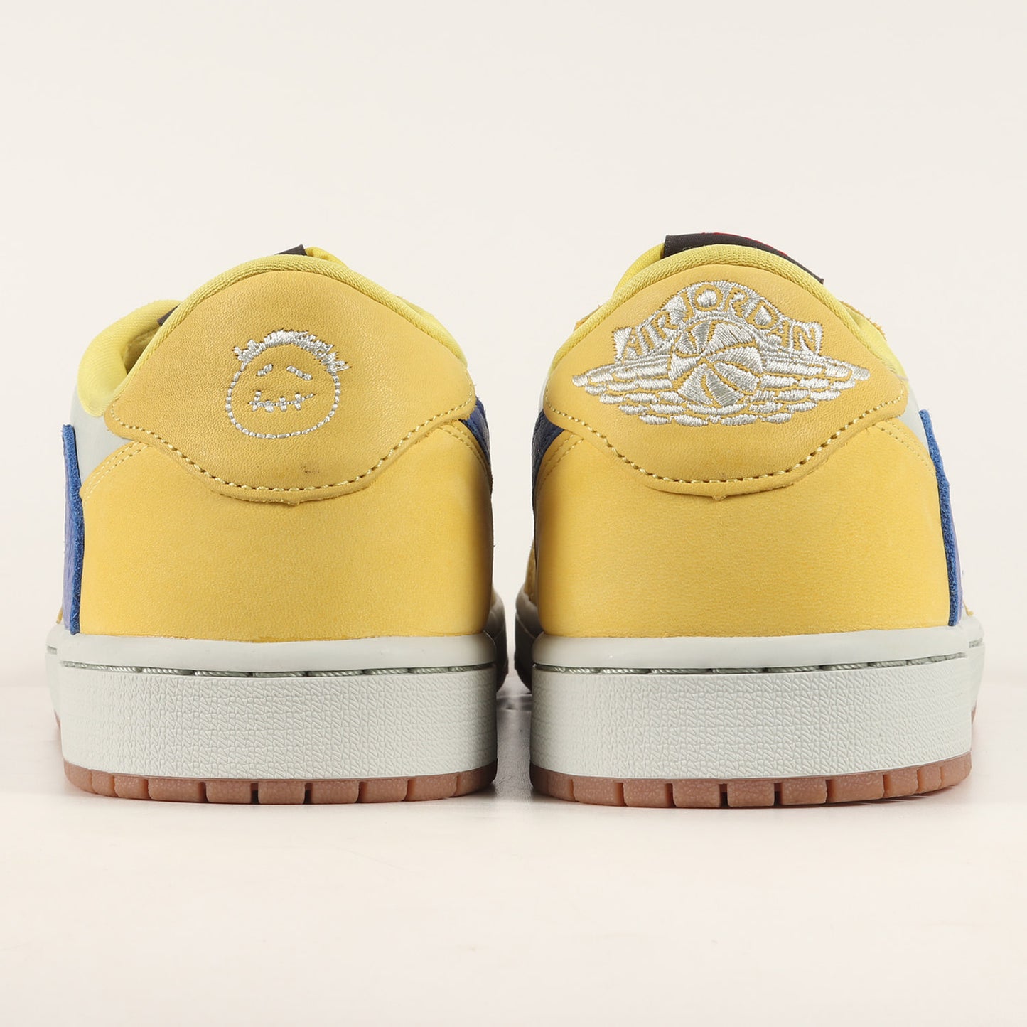 ×TRAVIS SCOTT AIR JORDAN 1 LOW OG SP CANARY (DZ4137-700)
