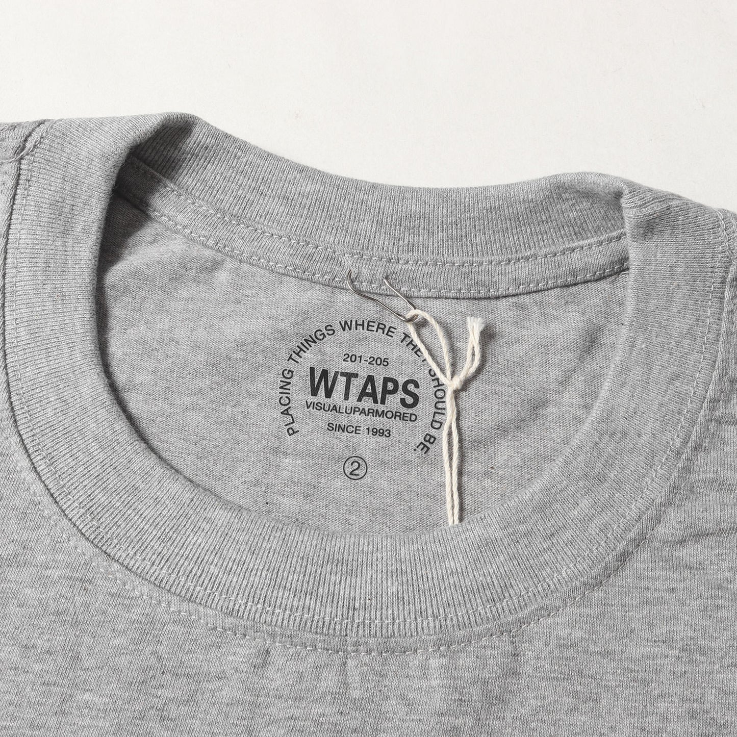 ブランドロゴ クルーネック Tシャツ(BRACKET)