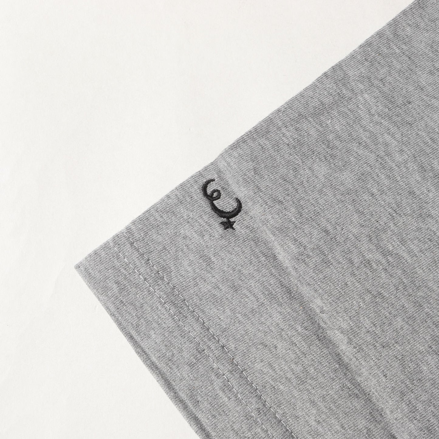 ブランドロゴ クルーネック Tシャツ(BRACKET)