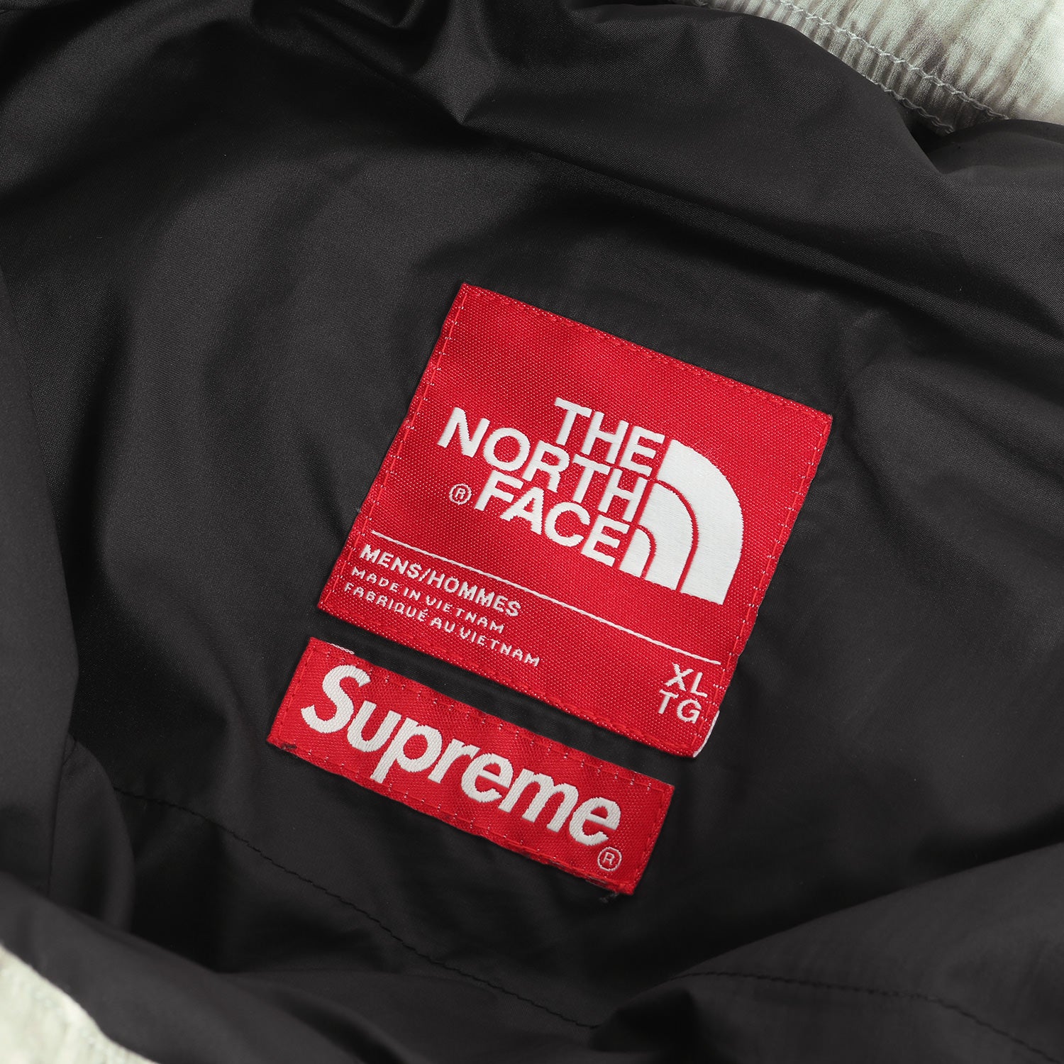 Supreme (シュプリーム) ×THE NORTH FACE ペーパープリント ヌプシ ダウンパンツ(Paper Print Nuptse  Pant) - ブランド古着の通販・買取 | BEEGLE by Boo-Bee