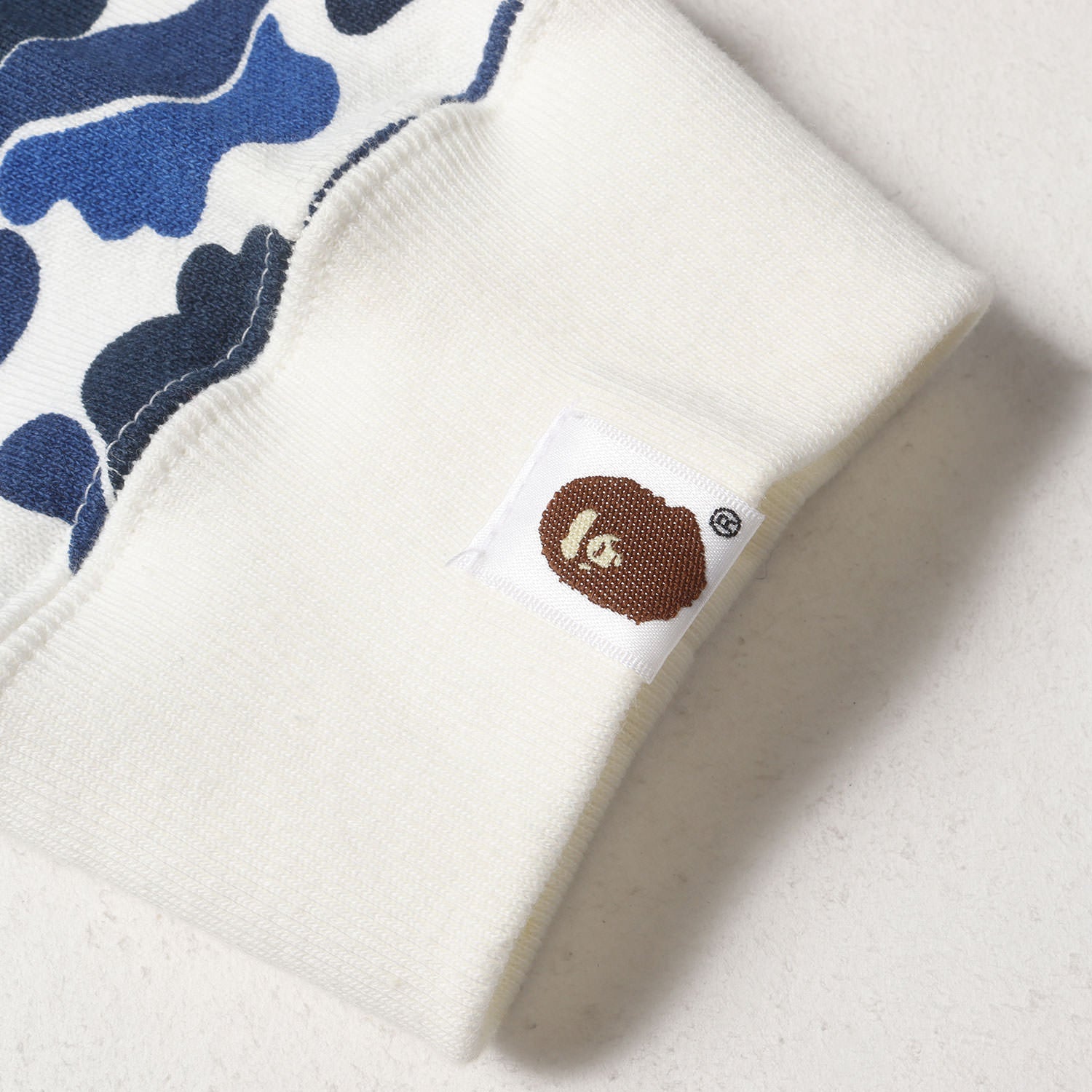 A BATHING APE (ア ベイシング エイプ) 00s NFS限定 猿迷彩 ジップ