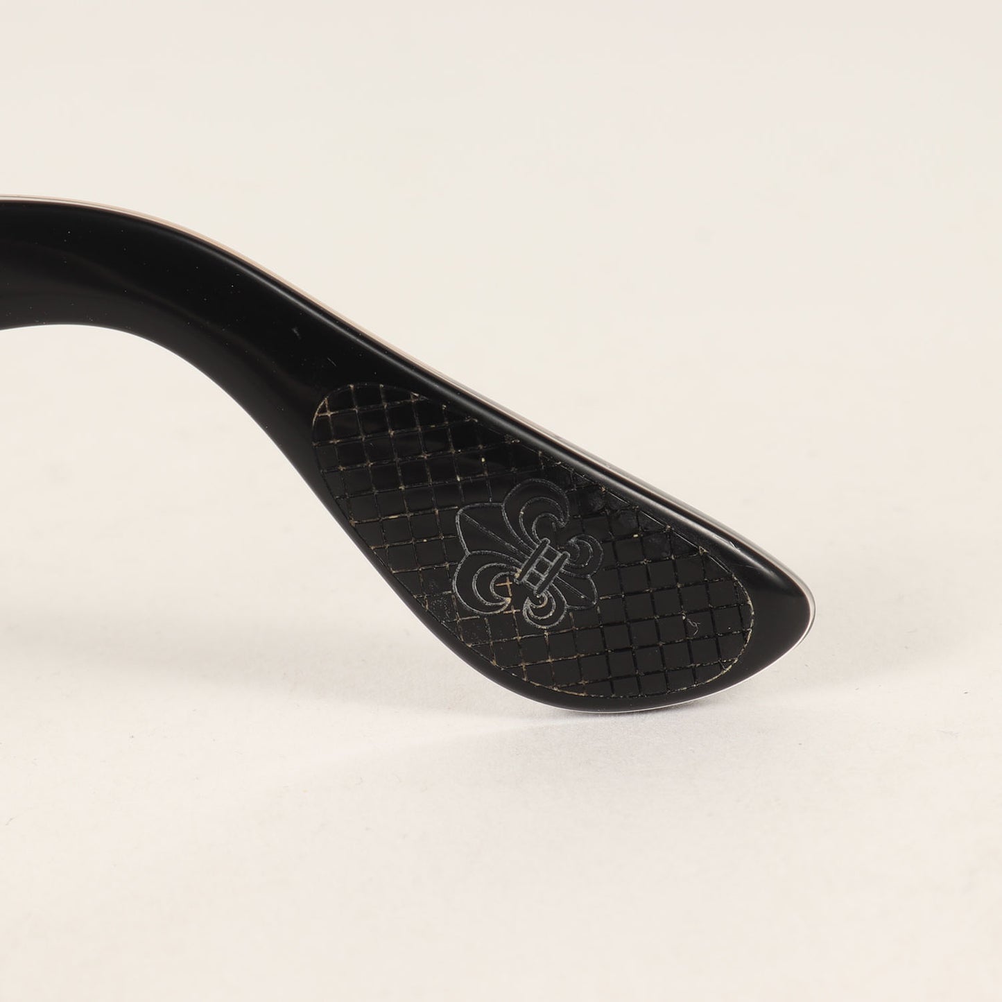 18KGP 金メッキ ダガー ウェリントン サングラス(CUNTVOLUTED)