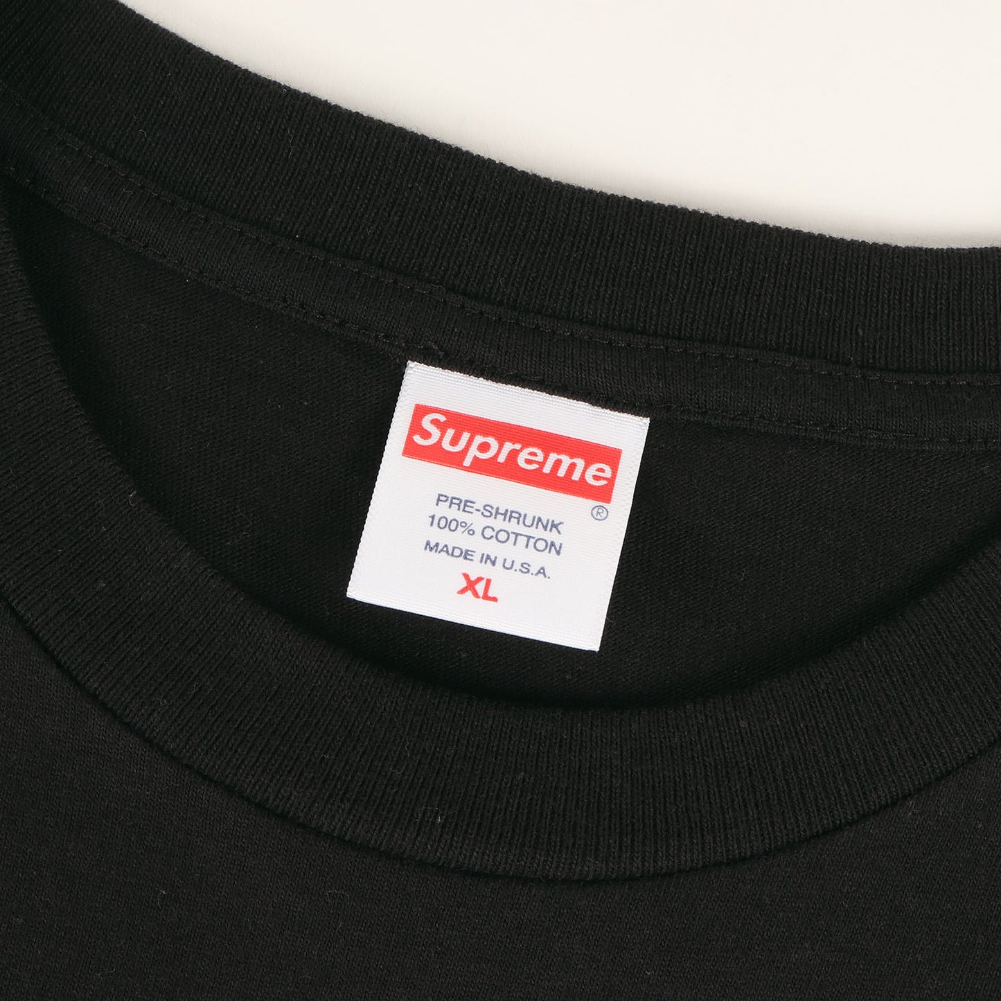 ハット グラフィック Tシャツ(Cat in the Hat Tee)