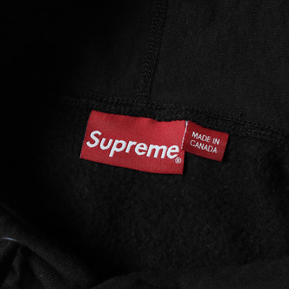 21SS ×KAWS チョーク BOXロゴ スウェットパーカー(Chalk Logo Hooded Sweatshirt)