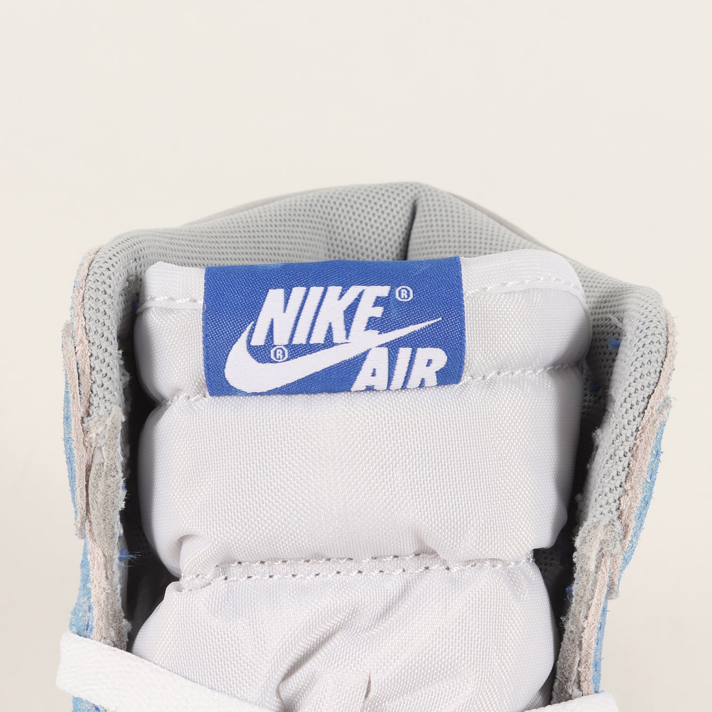 AIR JORDAN 1 RETRO HIGH OG HYPER ROYAL (555088-402)