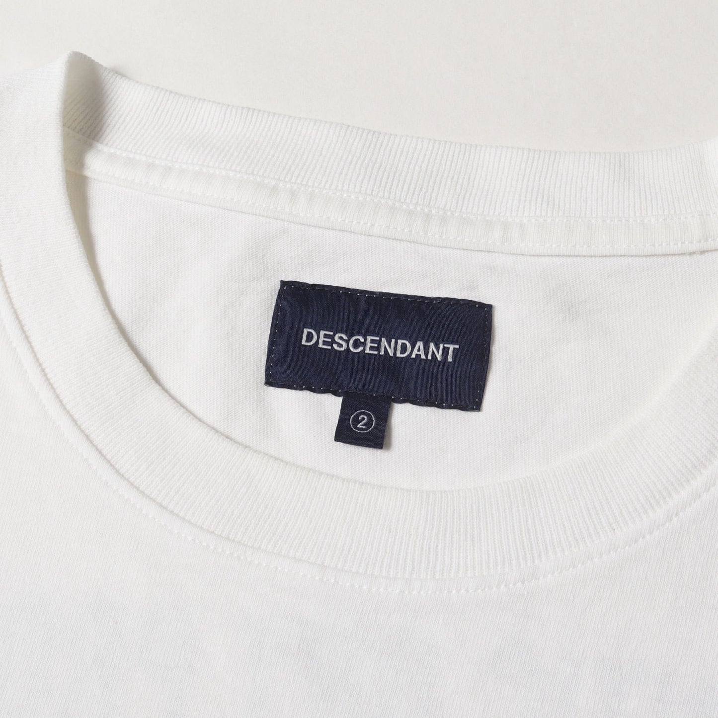 ブランドロゴ グラフィック Tシャツ
