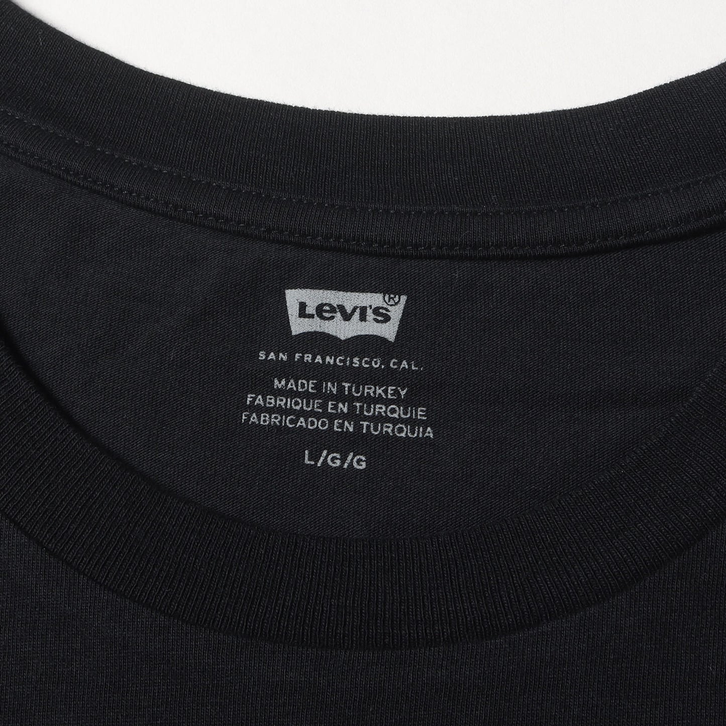 ×Levi's ワッペン付き クルーネック Tシャツ