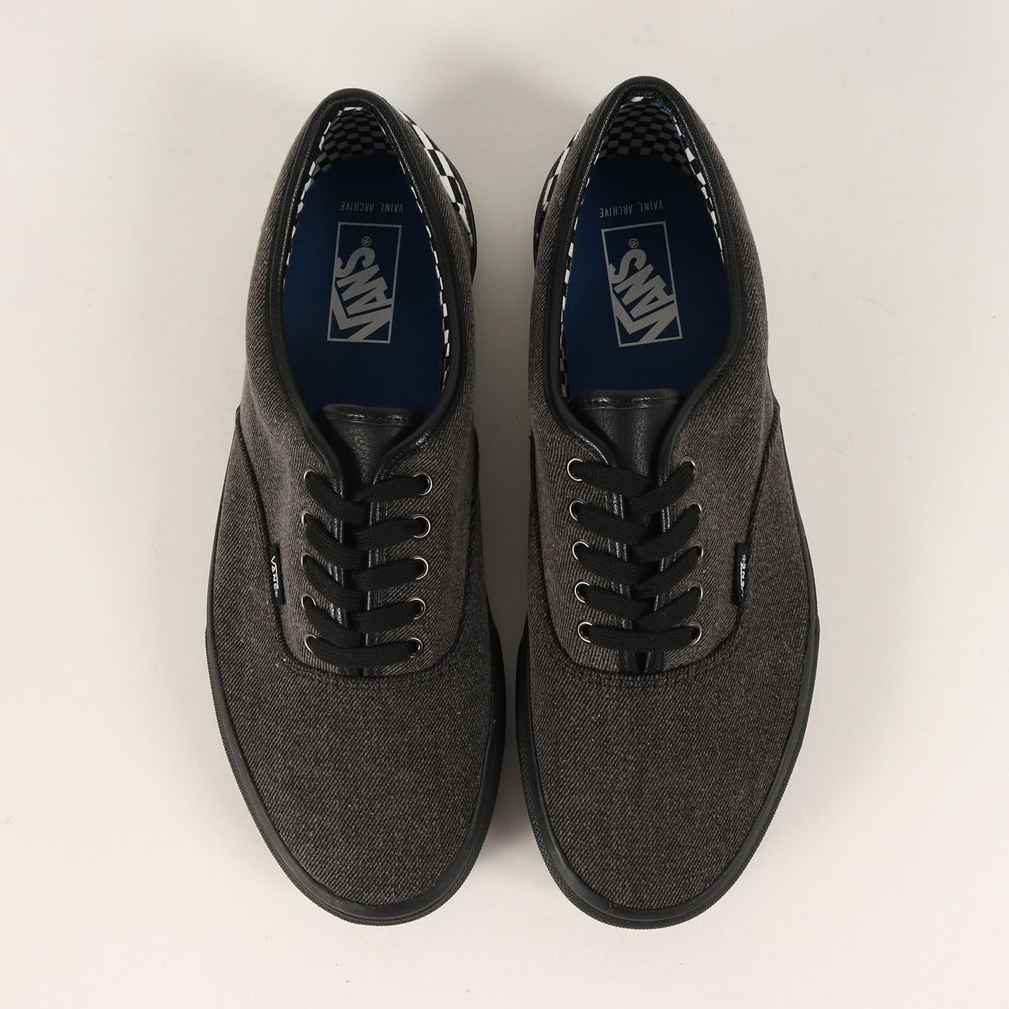 ×VANS AUTHENTIC