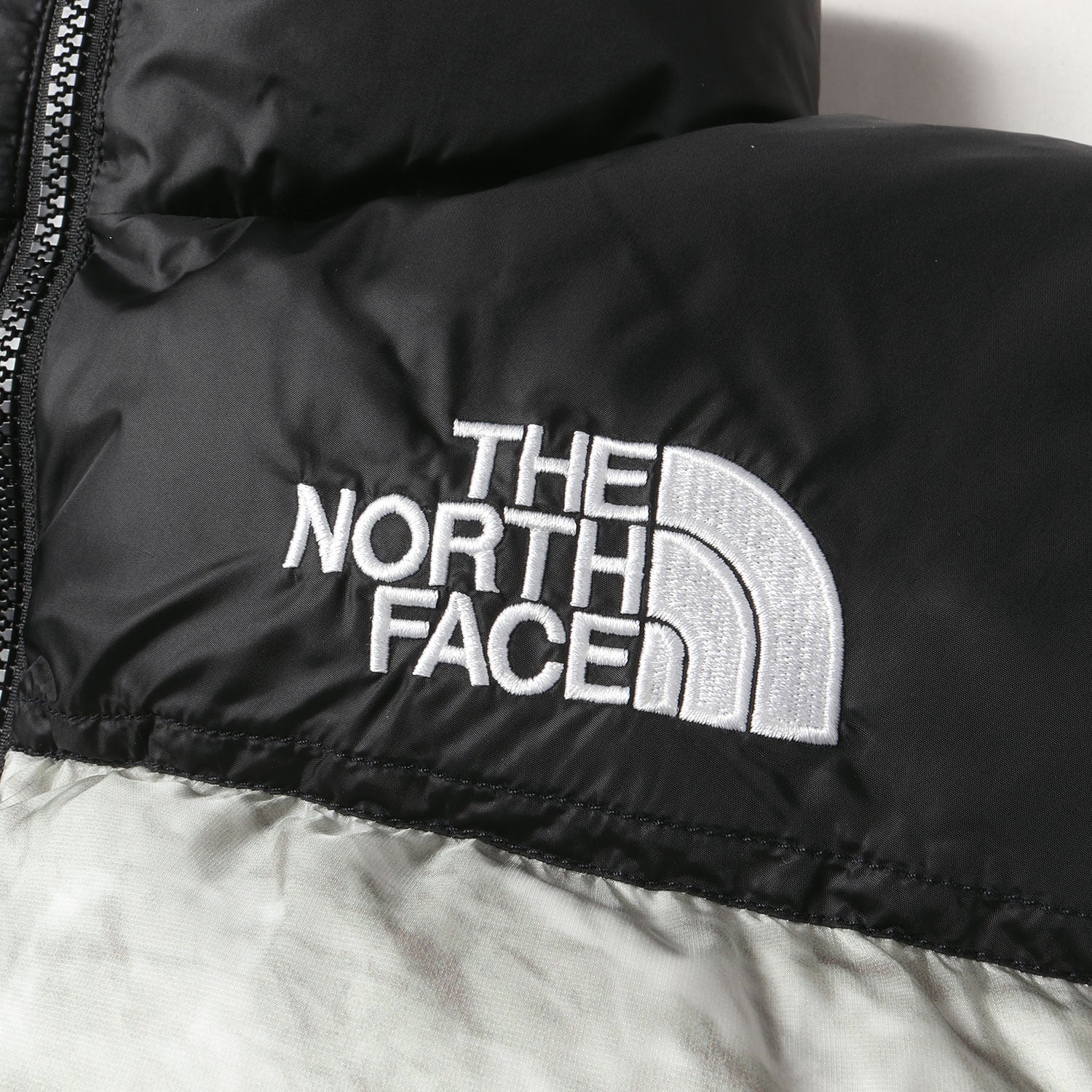 THE NORTH FACE ペーパープリント ヌプシ ダウンジャケット(Paper