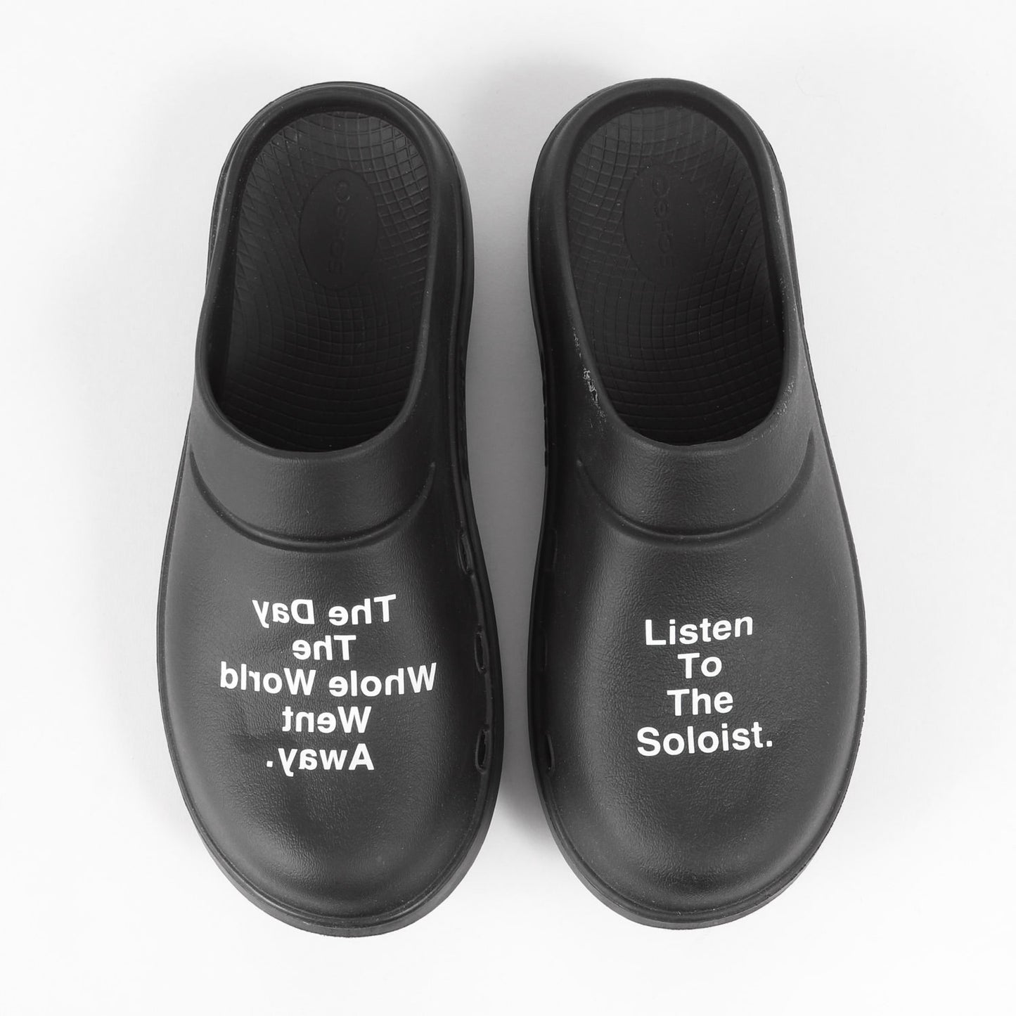 23SS ×OOFOS クロッグ サンダル(sof.0017 clog.-The Day The Whole World Went Away.)