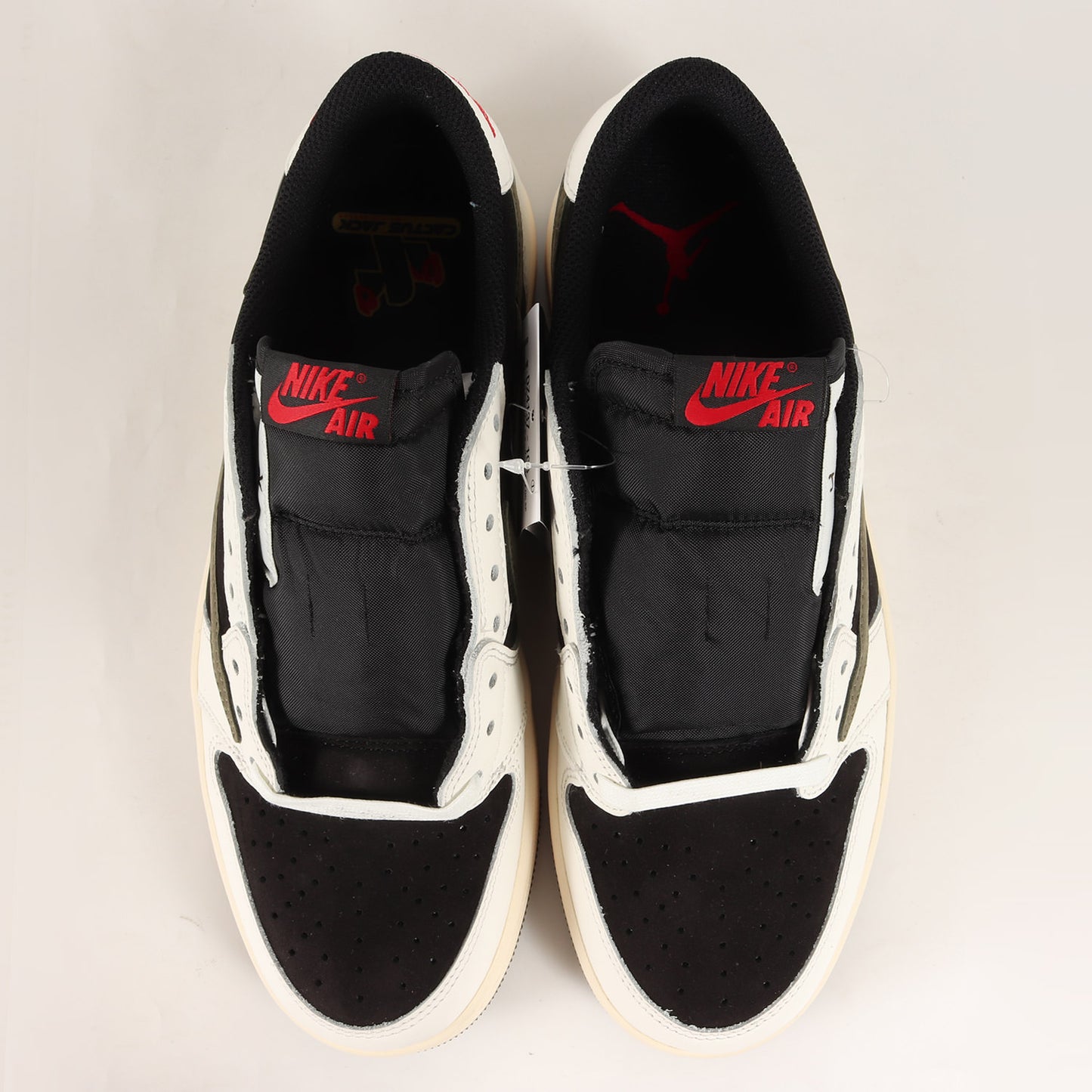 ×TRAVIS SCOTT WMNS AIR JORDAN 1 LOW OG SP MEDIUM OLIVE (DZ4137-106)