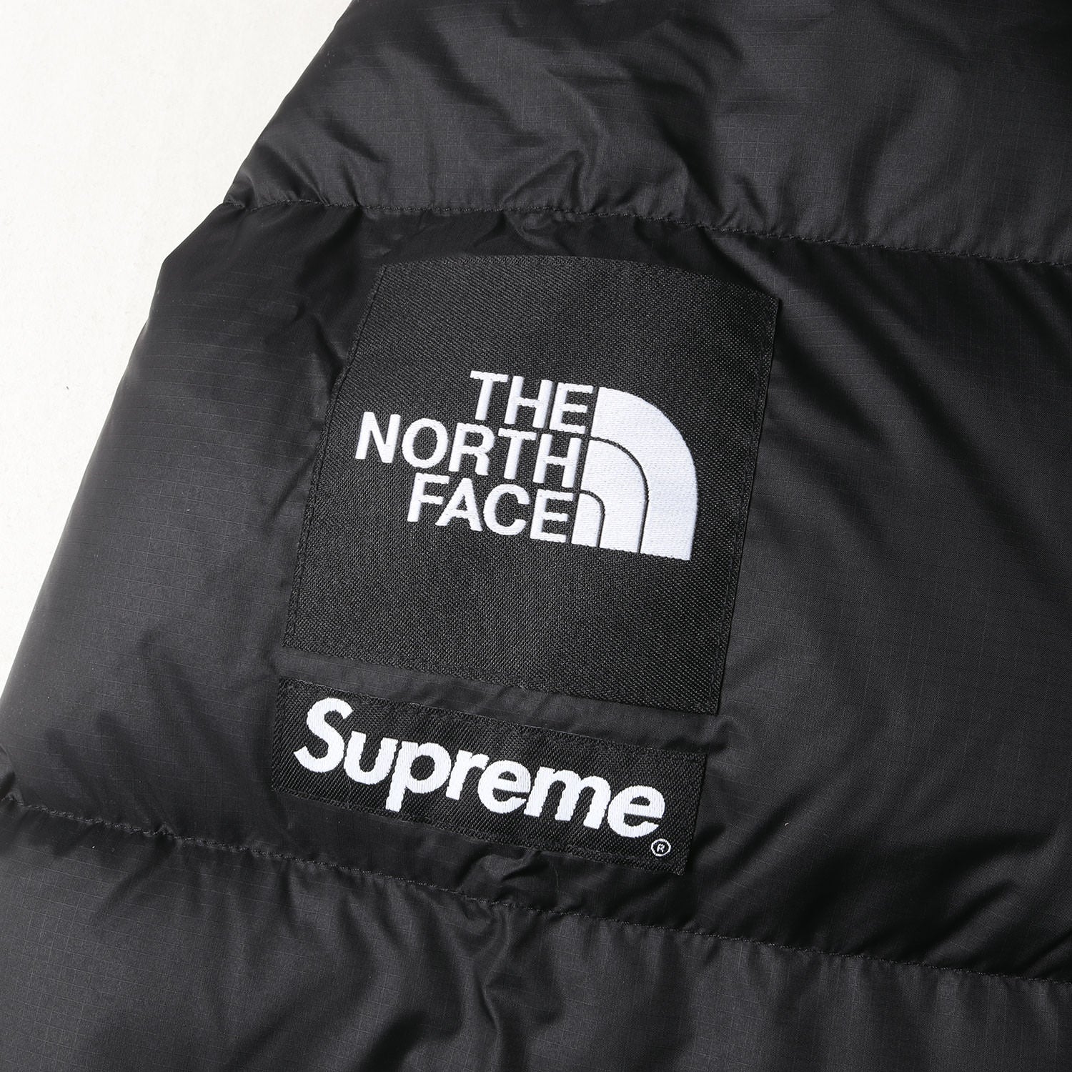 Supreme (シュプリーム) 24AW ×THE NORTH FACE パッチ付き ヌプシ