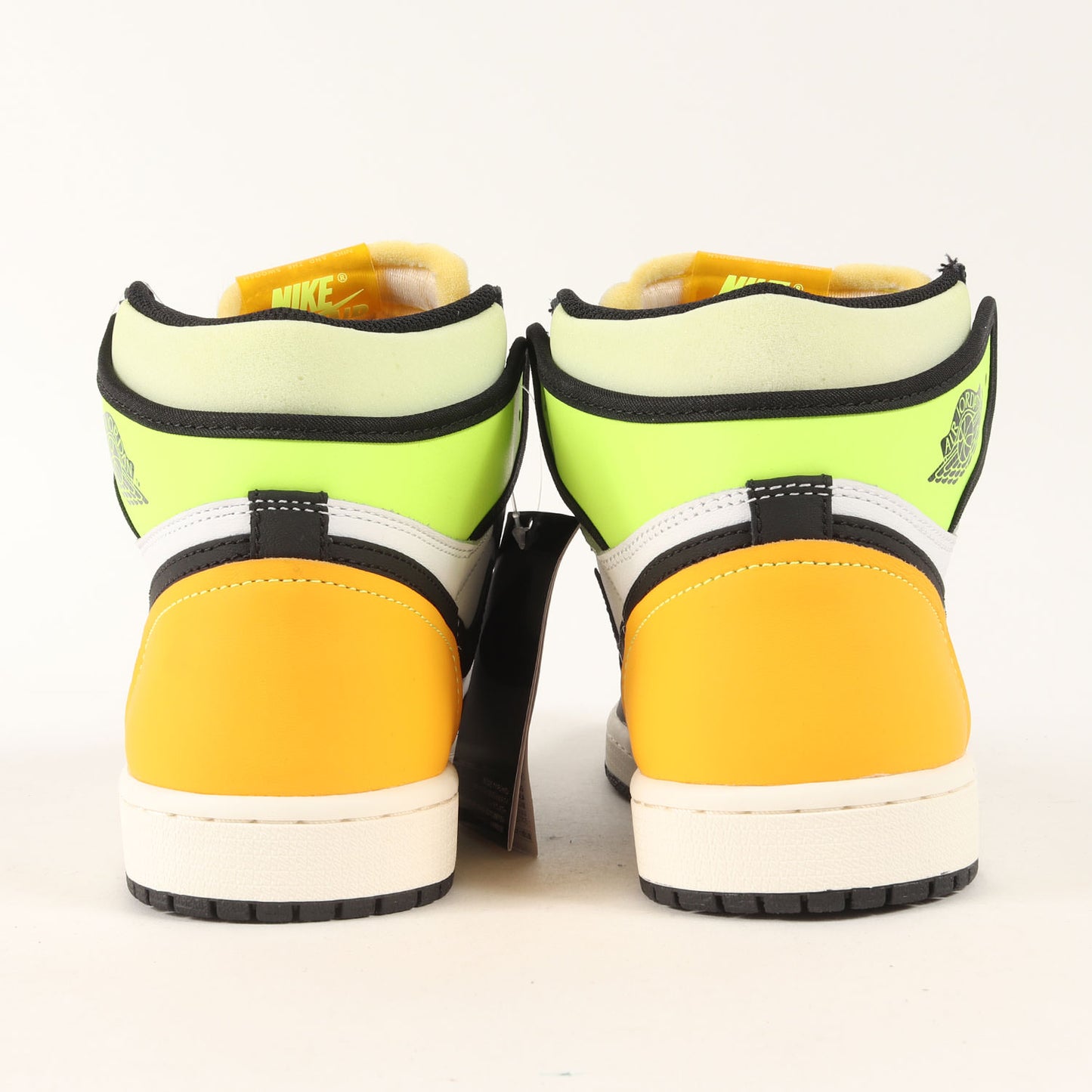 AIR JORDAN 1 RETRO HIGH OG VOLT GOLD (555088-118)