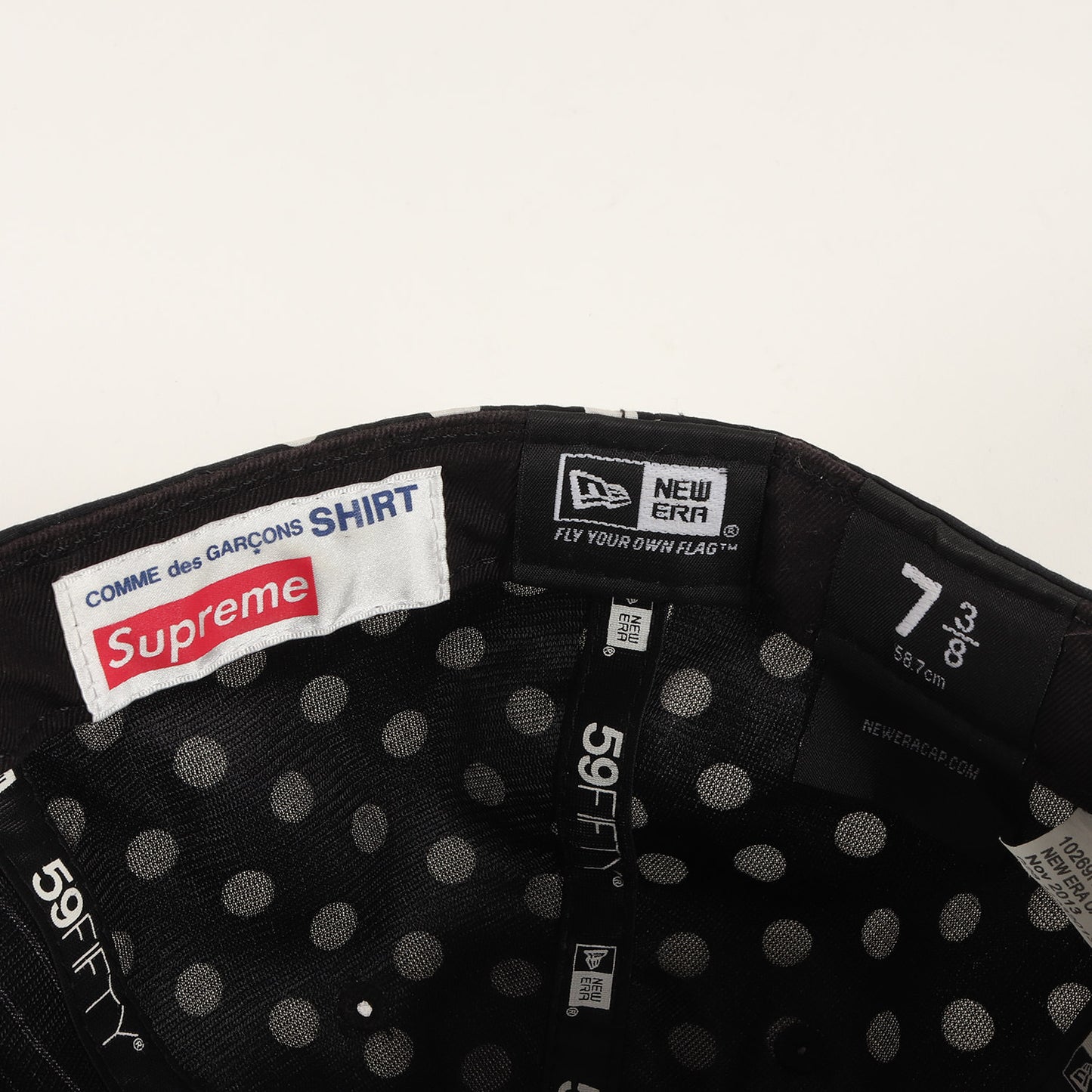 ×COMME des GARCONS SHIRTS ×NEW ERA BOXロゴ ストライプ ベースボールキャップ