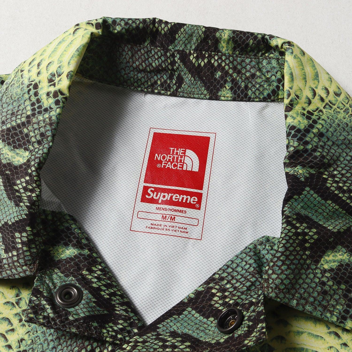 Supreme (シュプリーム) ×THE NORTH FACE スネーク柄 コーチジャケット(Snakeskin Taped Seam  Coaches Jacket) – ブランド古着の通販・買取 | BEEGLE by Boo-Bee