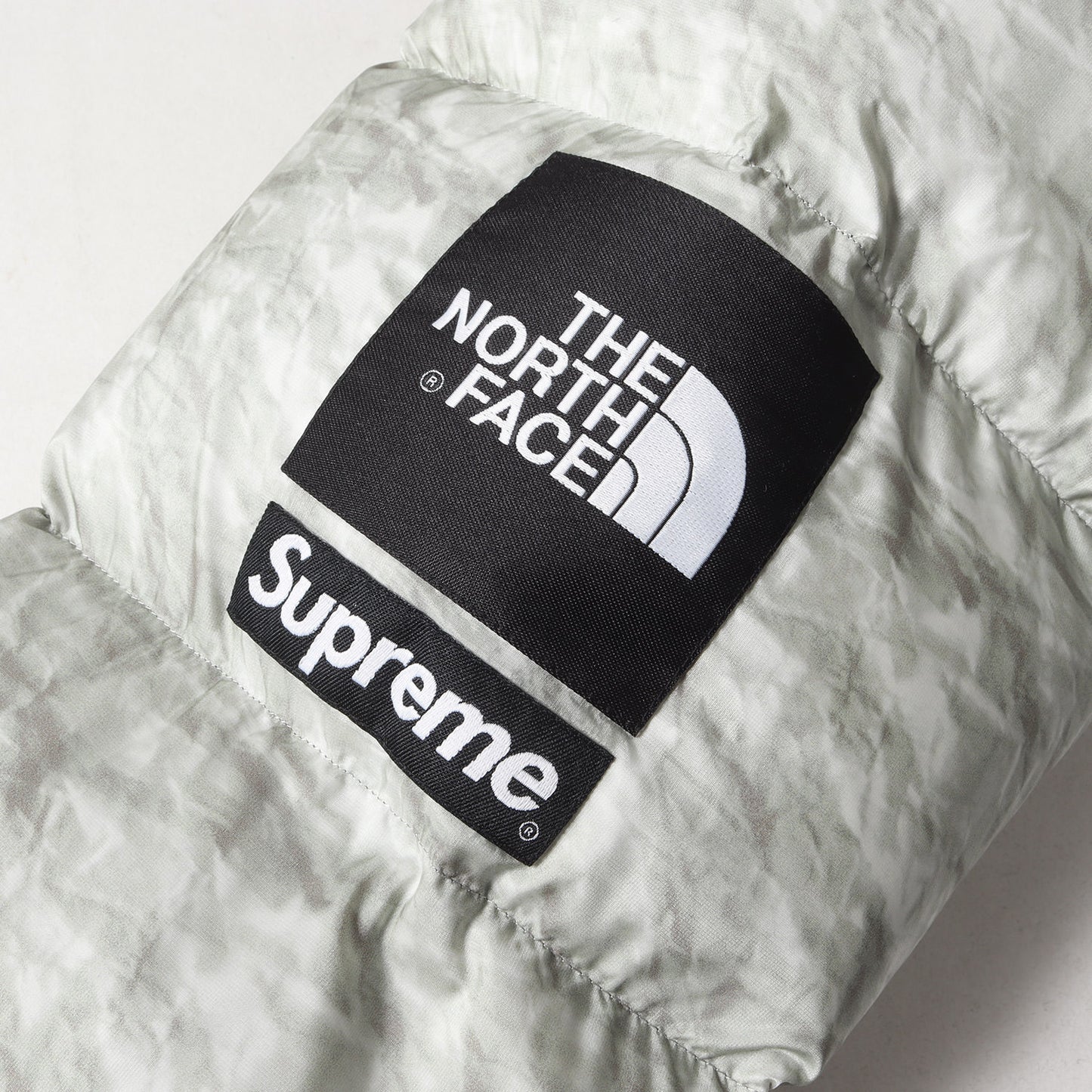 Supreme (シュプリーム) ×THE NORTH FACE ペーパープリント ヌプシ  