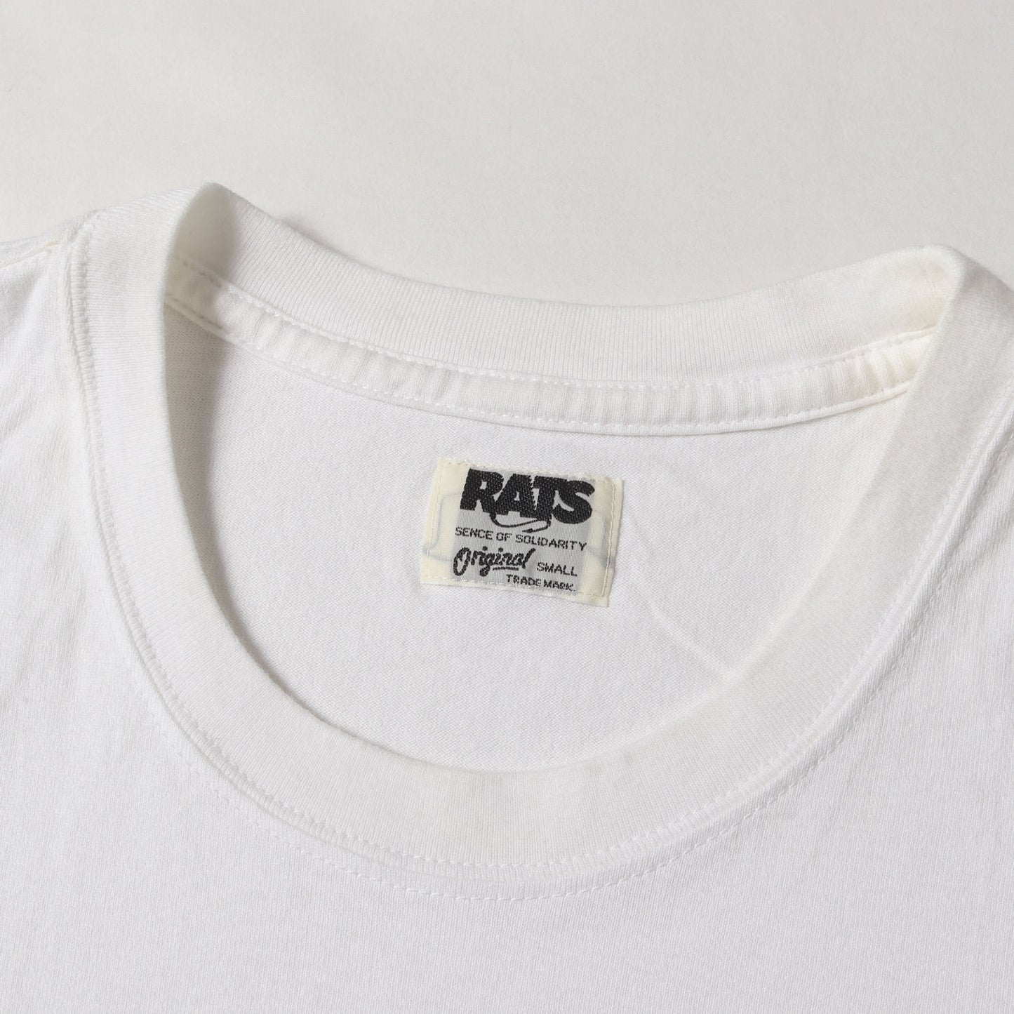 グラフィックプリント クルーネック Tシャツ
