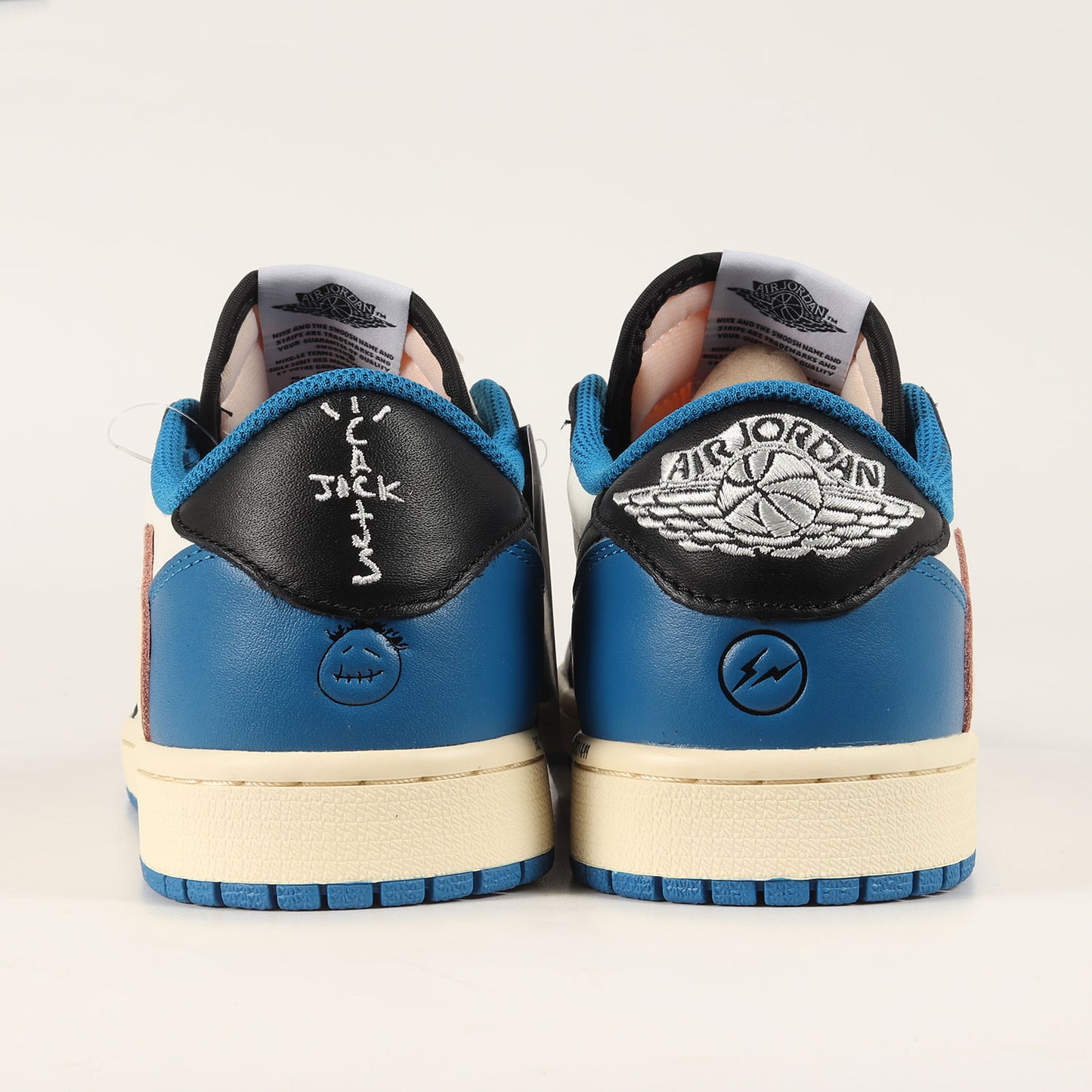 ×TRAVIS SCOTT ×fragment AIR JORDAN 1 LOW OG SP (DM7866-140)
