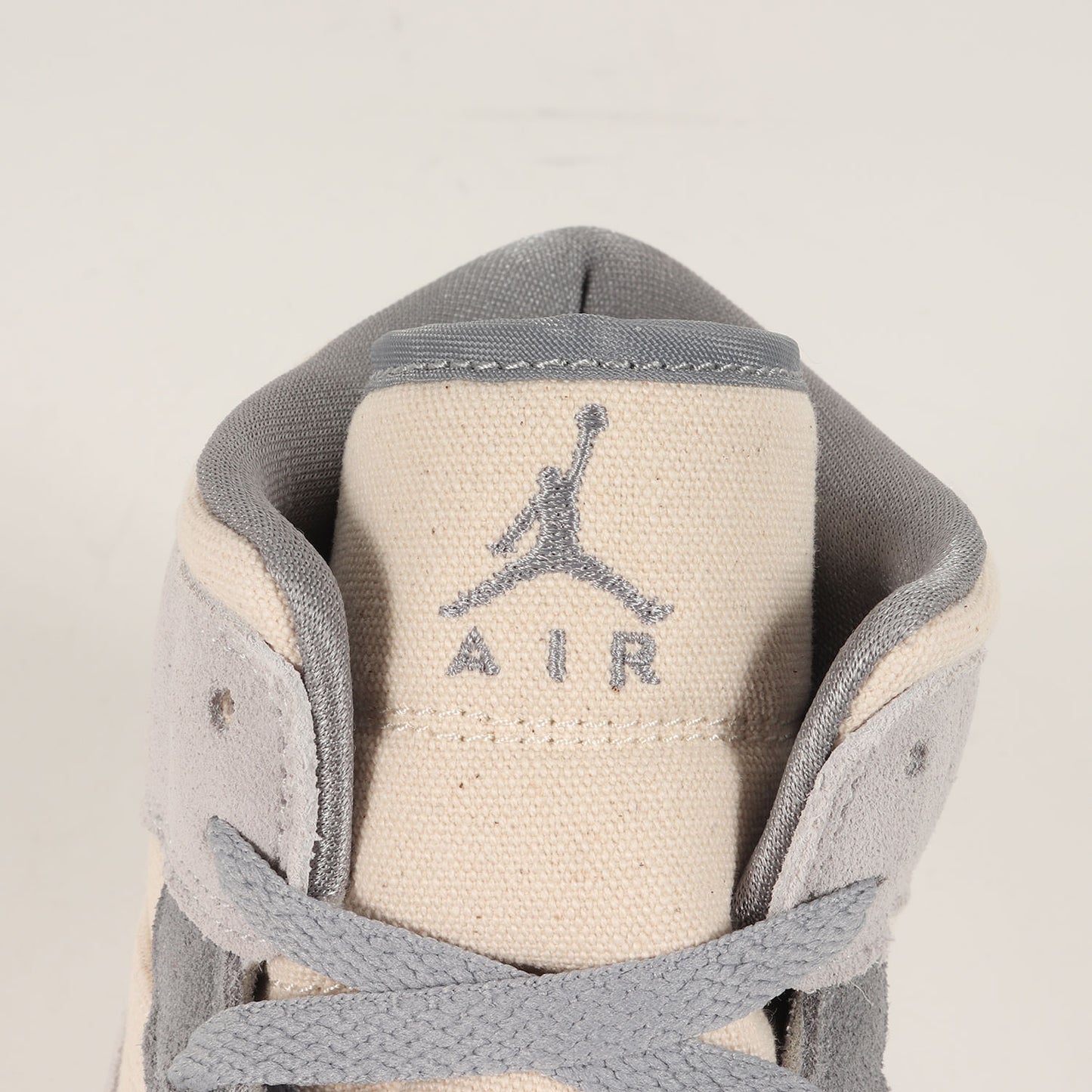 AIR JORDAN 1 MID SE COCONUT MILK (DN4281-100)