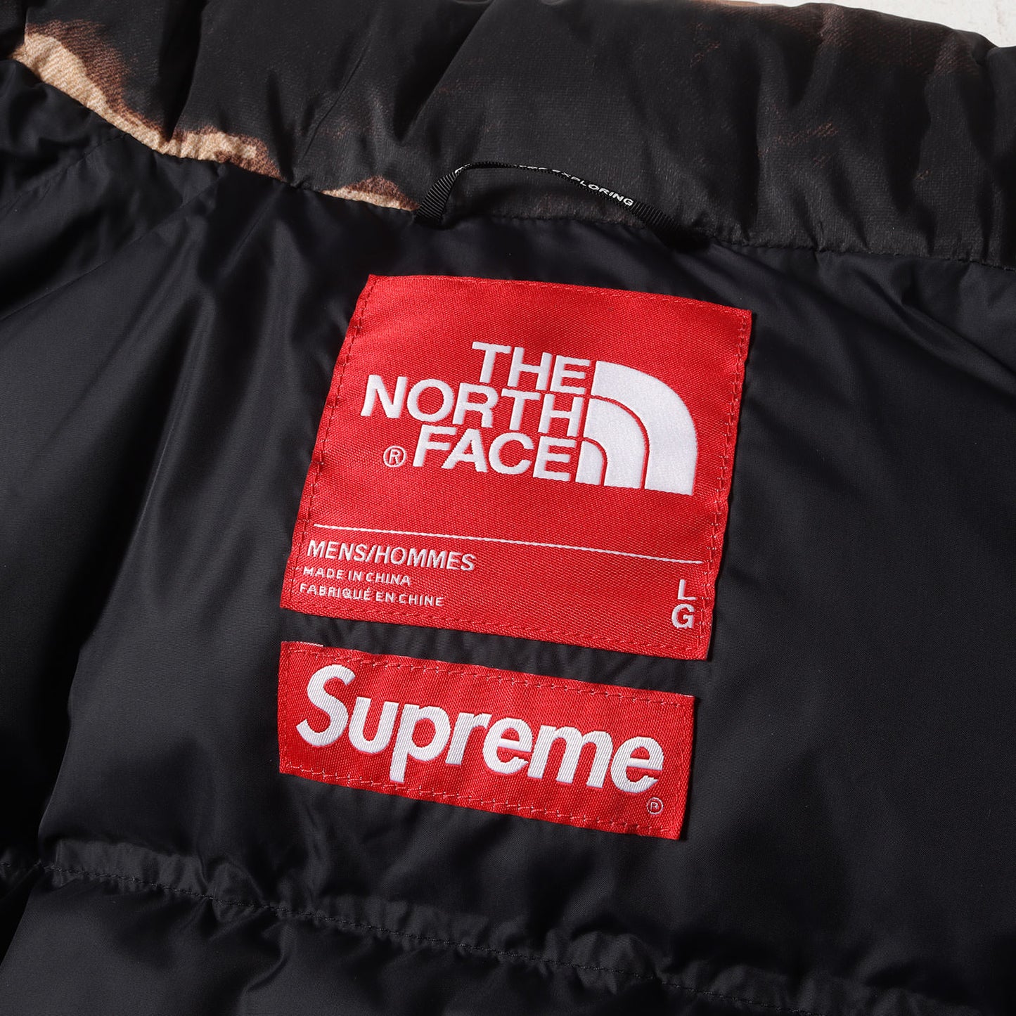 21AW ×THE NORTH FACE ブリーチド デニム プリント ヌプシ ダウンジャケット(Bleached Denim Print Nuptse Jacket ND52100I)